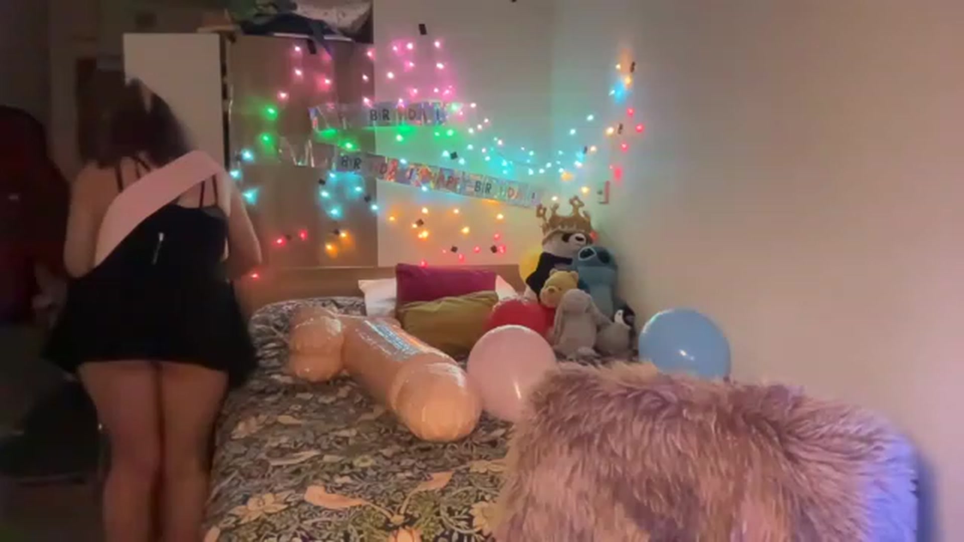 Gallery image thumbnail from BirthdayRosie's myfreecams stream on, 05/15/2023, 20:20 image 15 of 20