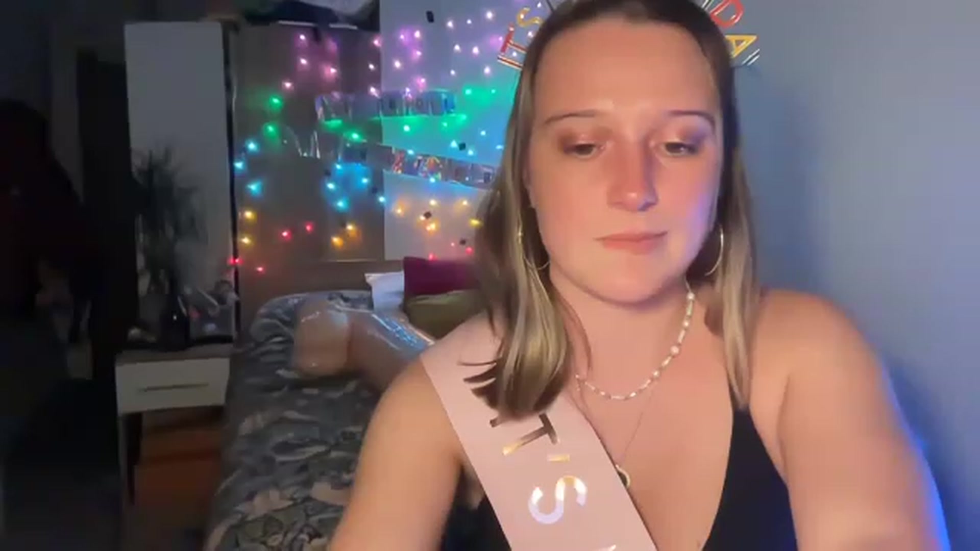 Gallery image thumbnail from BirthdayRosie's myfreecams stream on, 05/15/2023, 20:20 image 9 of 20