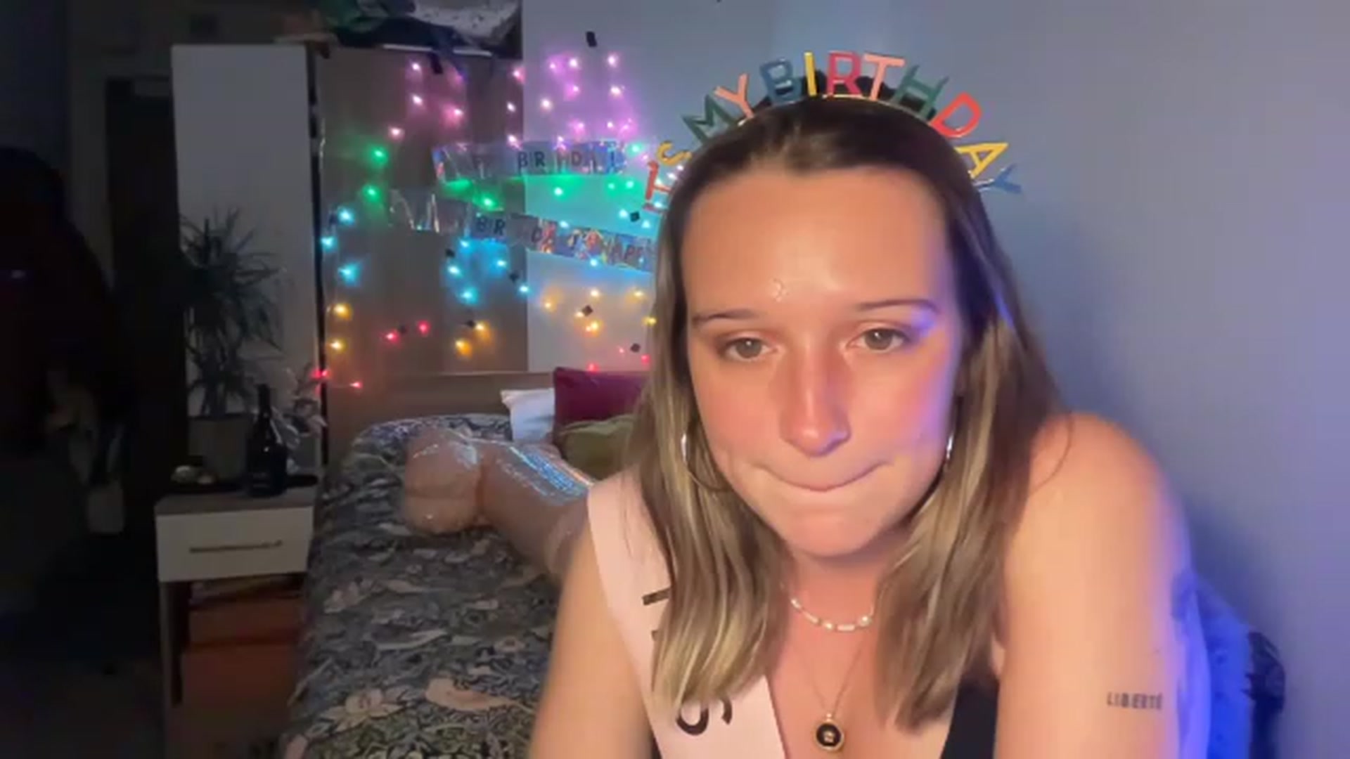 Gallery image thumbnail from BirthdayRosie's myfreecams stream on, 05/15/2023, 20:20 image 18 of 20