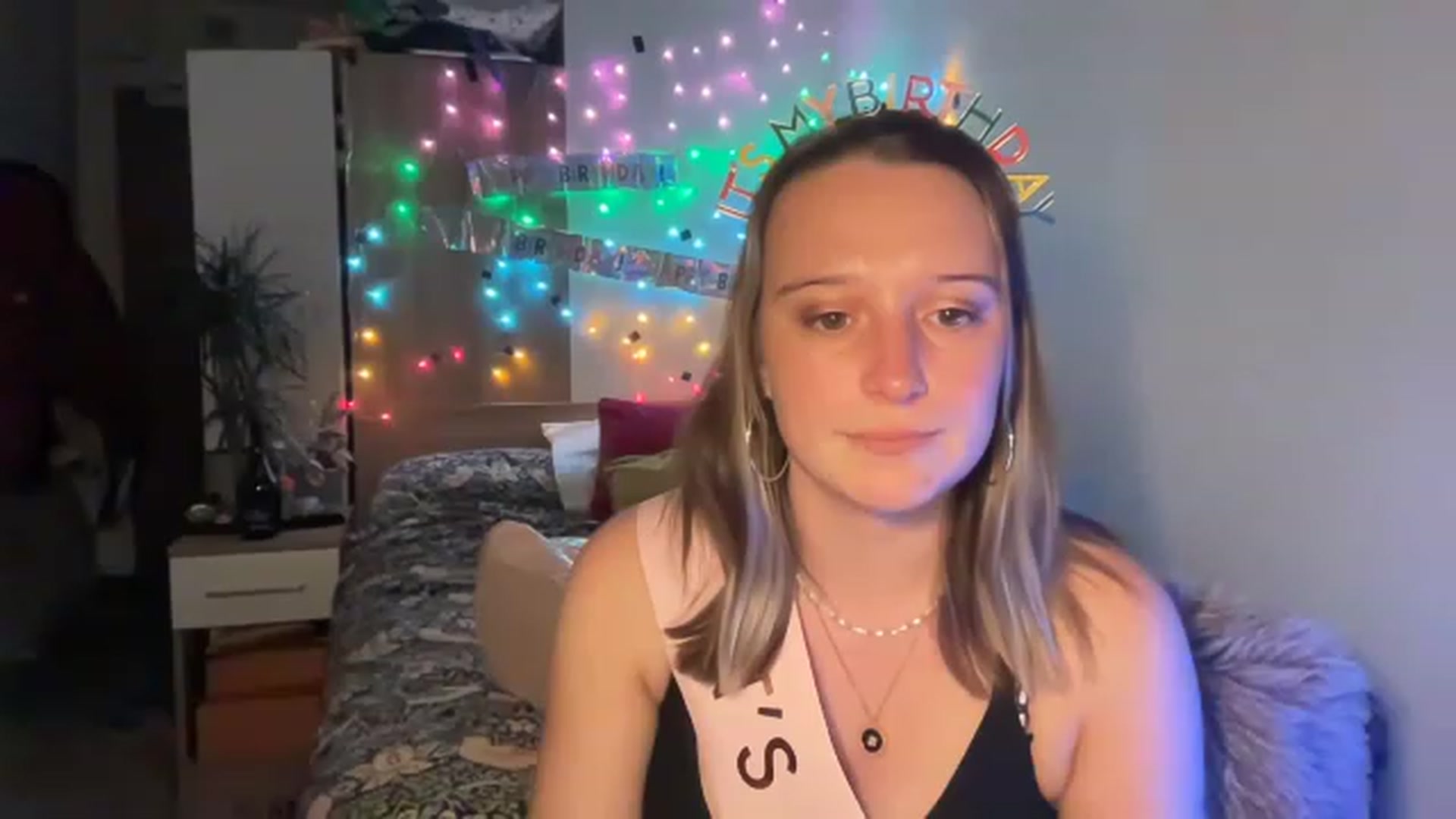 Gallery image thumbnail from BirthdayRosie's myfreecams stream on, 05/15/2023, 20:20 image 6 of 20