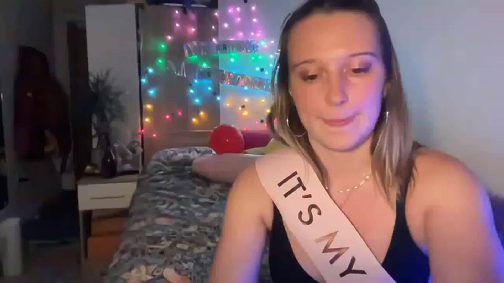 Gallery image thumbnail from BirthdayRosie's myfreecams stream on, 05/15/2023, 23:40 image 7 of 20