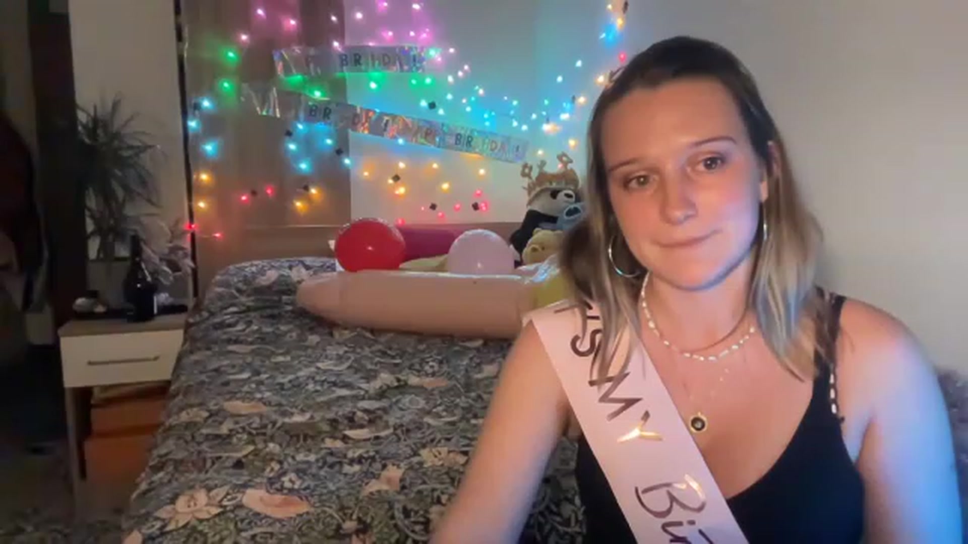 Gallery image thumbnail from BirthdayRosie's myfreecams stream on, 05/15/2023, 23:40 image 11 of 20