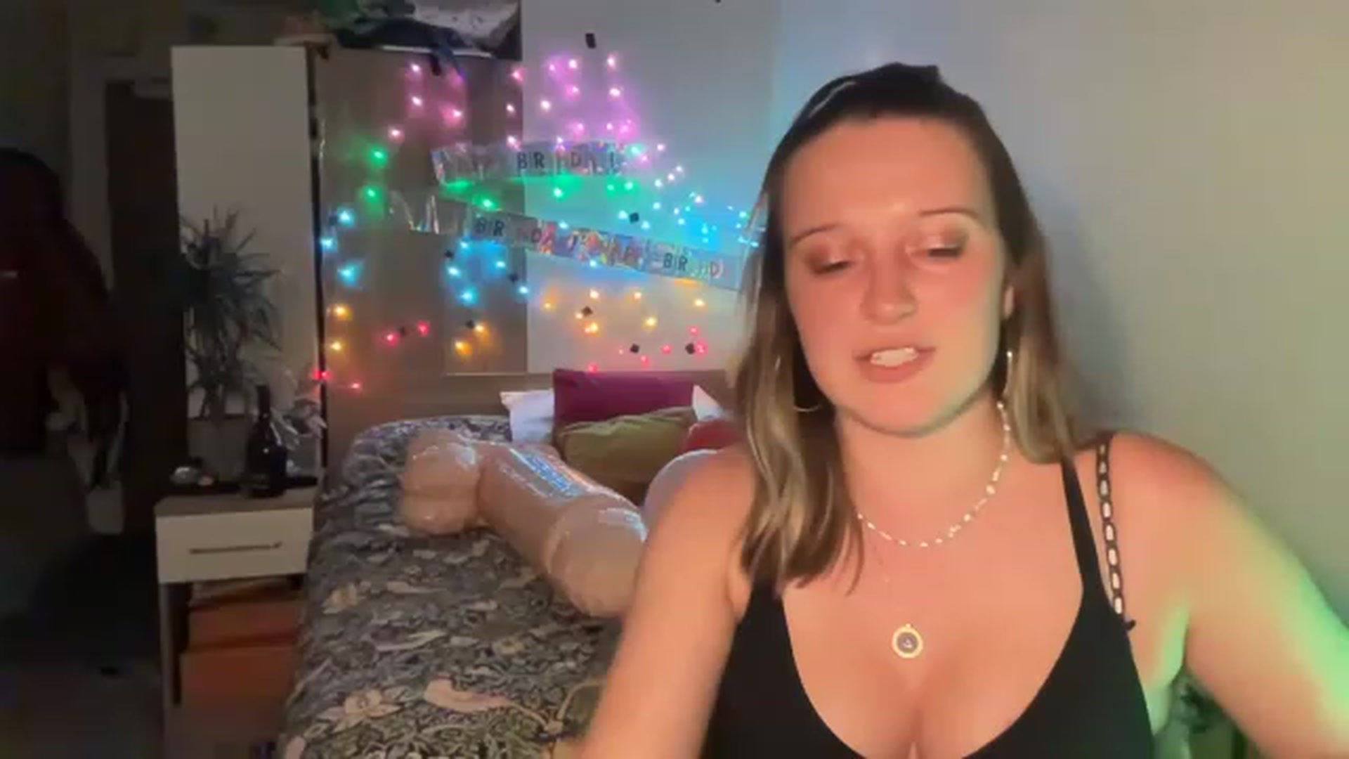 Gallery image thumbnail from BirthdayRosie's myfreecams stream on, 05/15/2023, 23:40 image 1 of 20