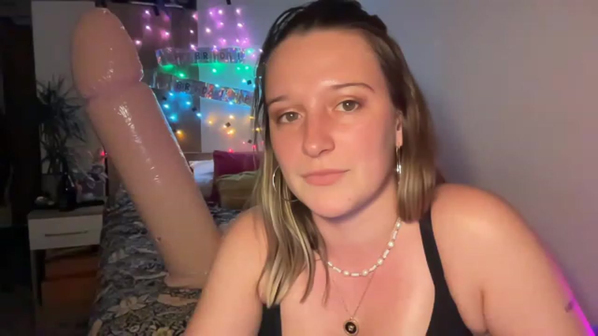 Gallery image thumbnail from BirthdayRosie's myfreecams stream on, 05/15/2023, 23:40 image 4 of 20
