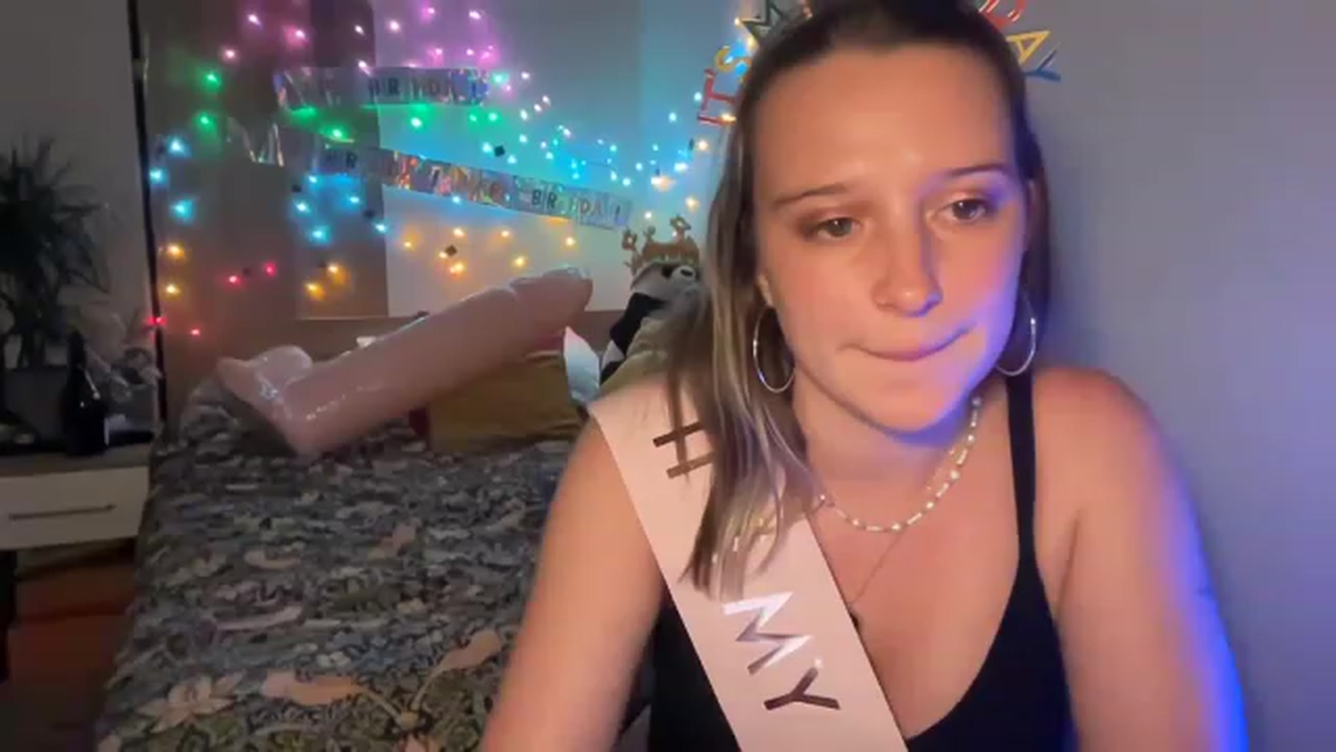 Gallery image thumbnail from BirthdayRosie's myfreecams stream on, 05/15/2023, 23:40 image 16 of 20
