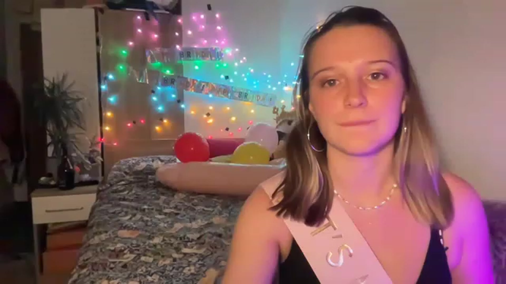 Gallery image thumbnail from BirthdayRosie's myfreecams stream on, 05/15/2023, 23:40 image 8 of 20