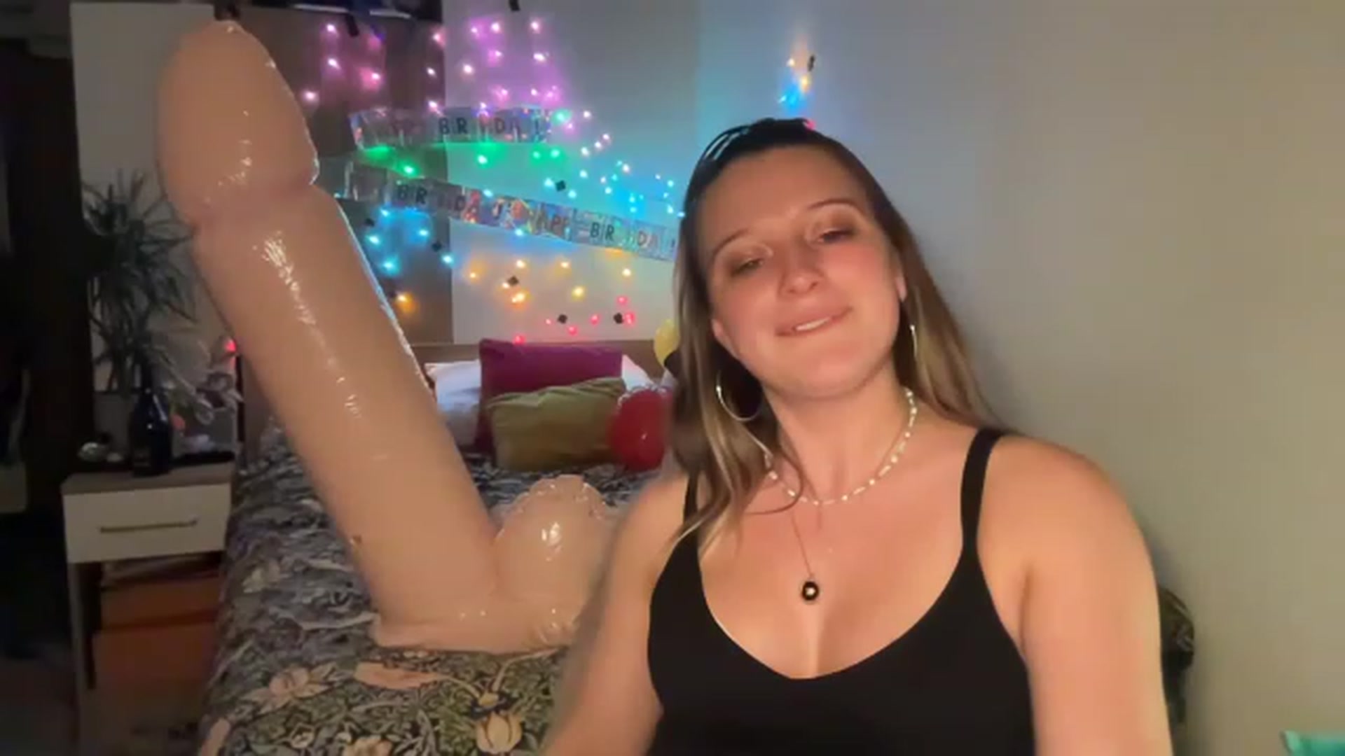 Gallery image thumbnail from BirthdayRosie's myfreecams stream on, 05/15/2023, 23:40 image 5 of 20