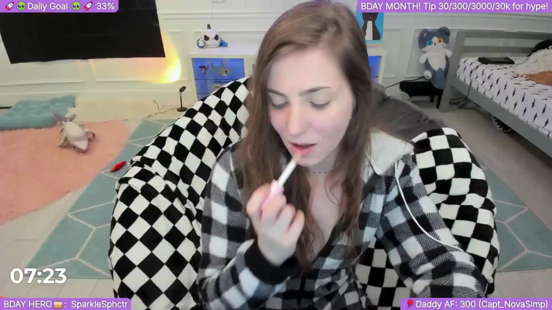 Gallery image thumbnail from BirthdayShark's myfreecams stream on, 09/18/2025, 03:48 image 17 of 20
