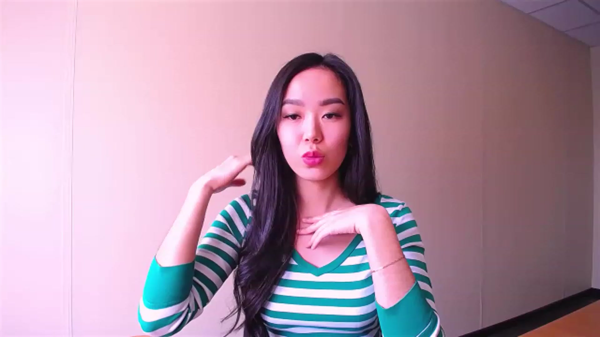 Gallery image thumbnail from BirthdaySmile's myfreecams stream on, 03/21/2023, 05:55 image 12 of 20