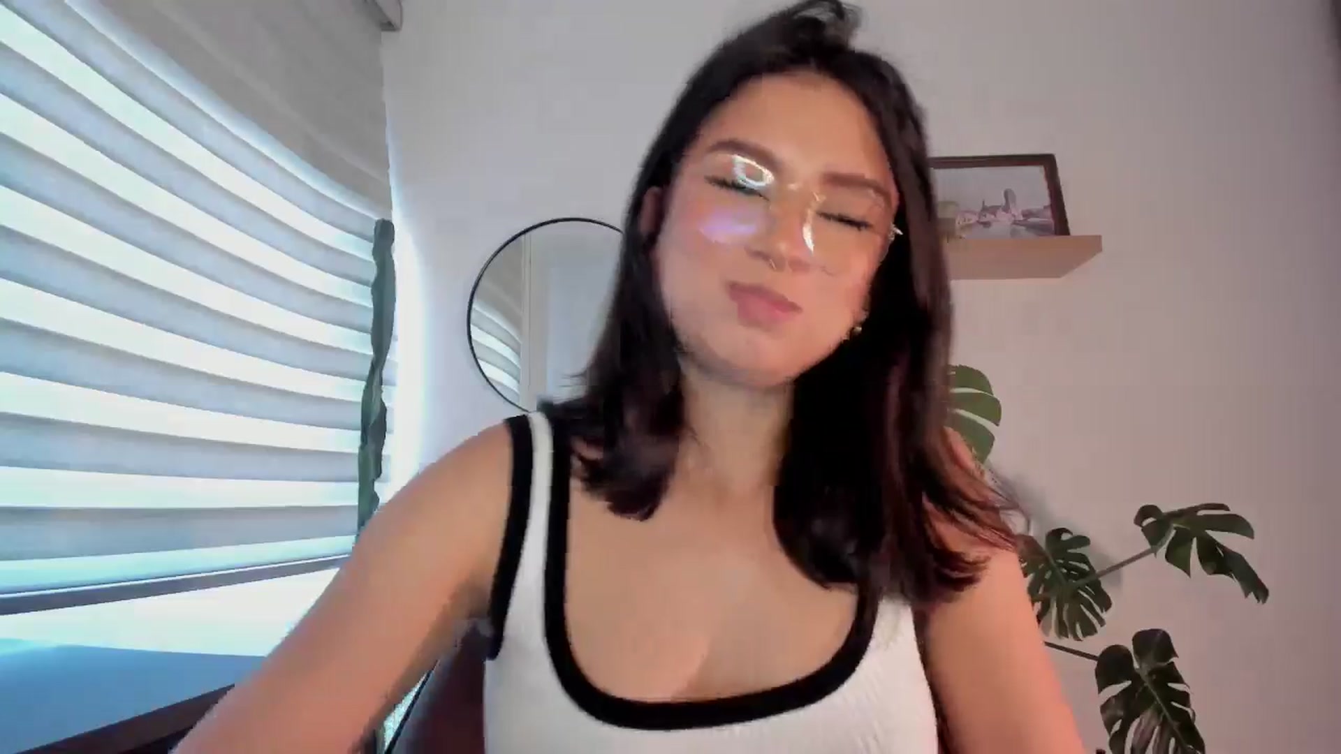 Gallery image thumbnail from BirthdaySoft's myfreecams stream on, 09/10/2024, 22:33 image 7 of 20