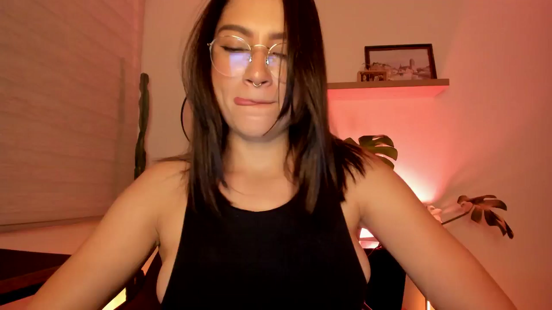 Gallery image thumbnail from BirthdaySoft's myfreecams stream on, 09/12/2024, 04:23 image 1 of 20