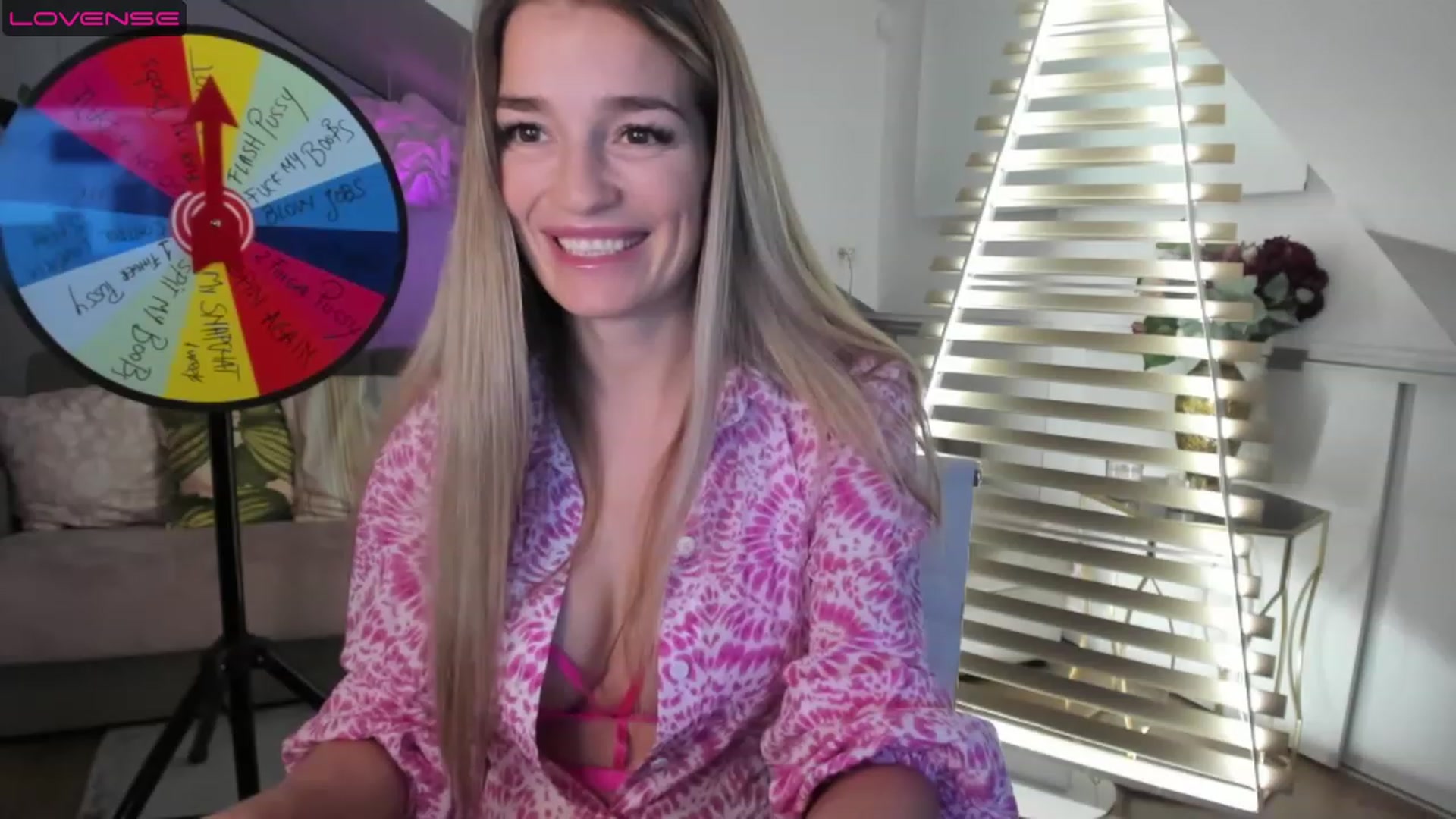 Gallery image thumbnail from BirthdaySpicy's myfreecams stream on, 04/19/2023, 21:00 image 13 of 20
