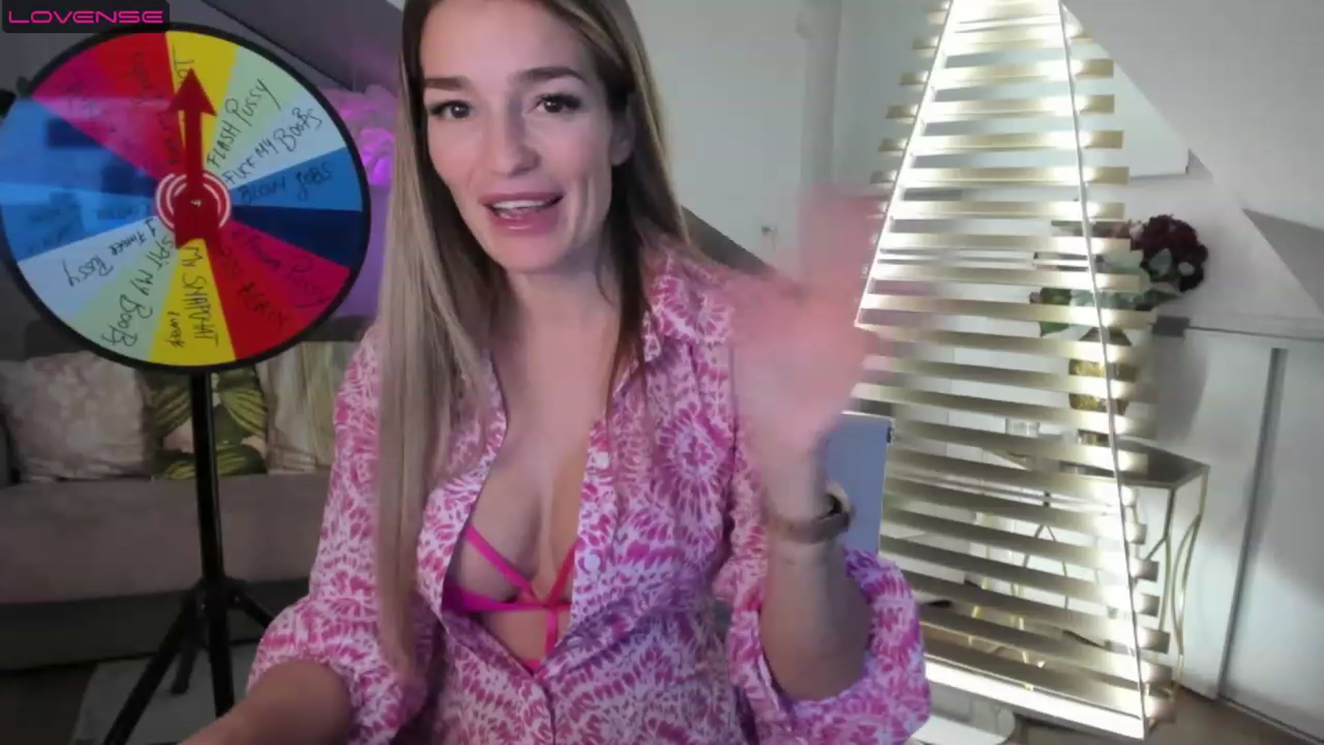 Gallery image thumbnail from BirthdaySpicy's myfreecams stream on, 04/19/2023, 21:00 image 9 of 20