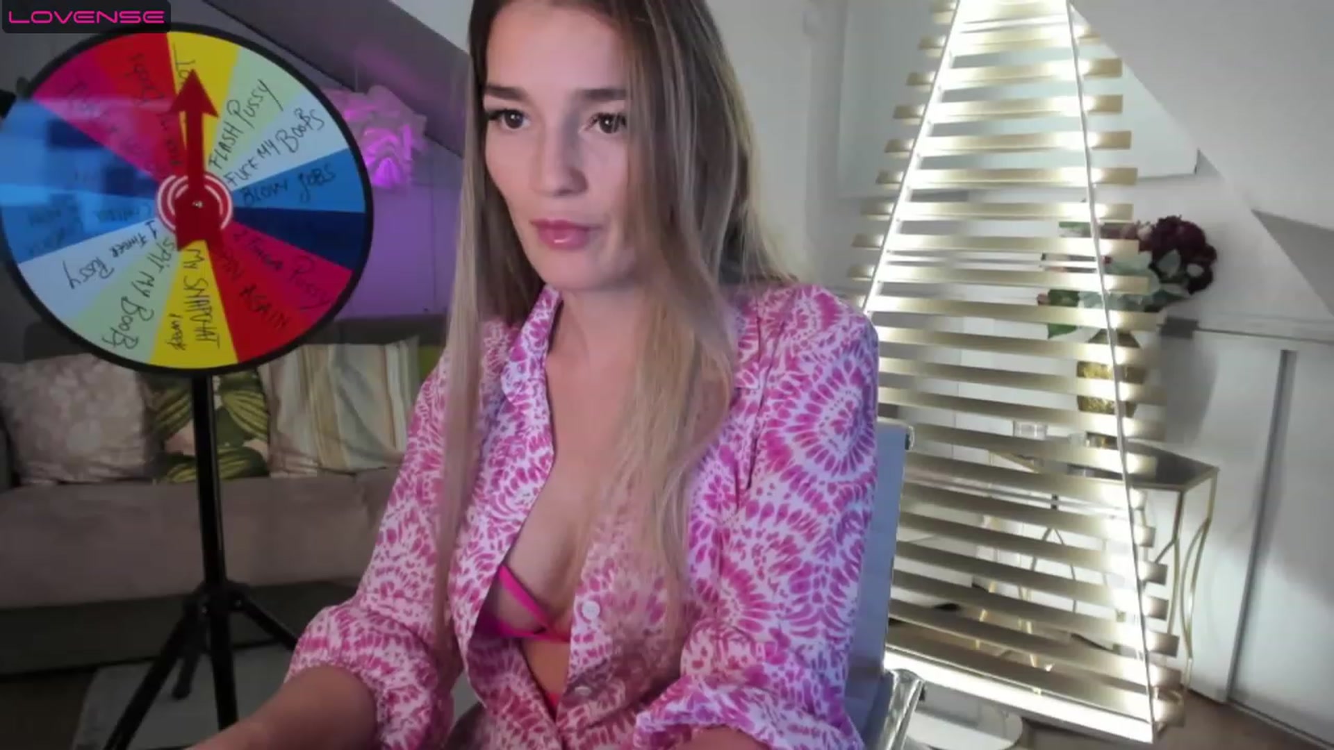 Gallery image thumbnail from BirthdaySpicy's myfreecams stream on, 04/19/2023, 21:00 image 6 of 20