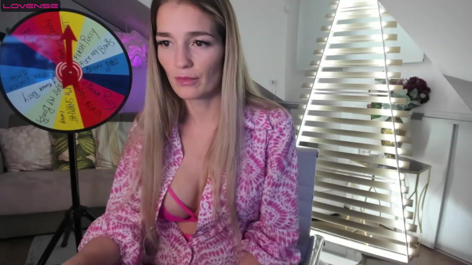 Gallery image thumbnail from BirthdaySpicy's myfreecams stream on, 04/19/2023, 21:00 image 8 of 20