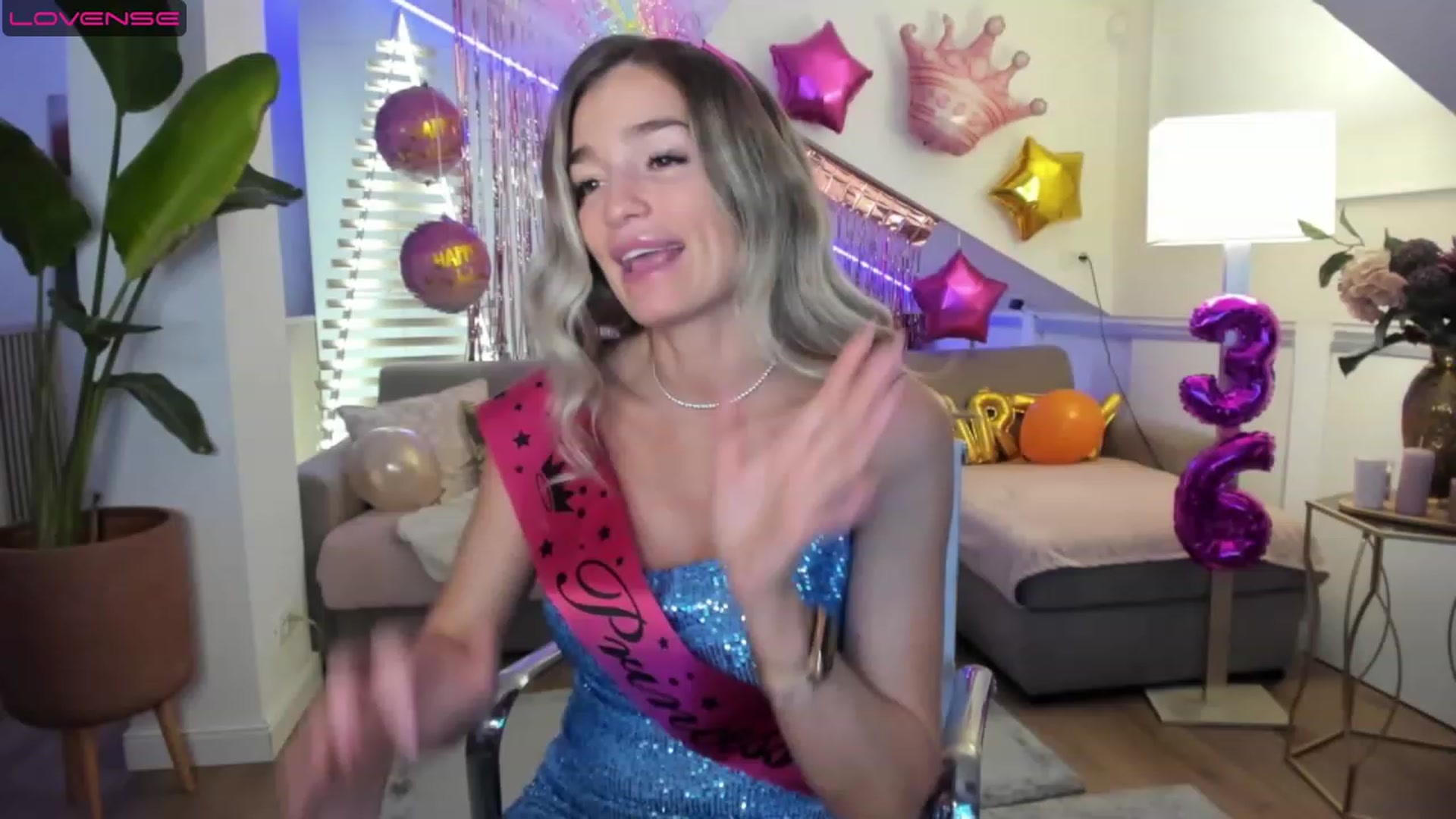 Gallery image thumbnail from BirthdaySpicy's myfreecams stream on, 04/21/2023, 23:42 image 2 of 20