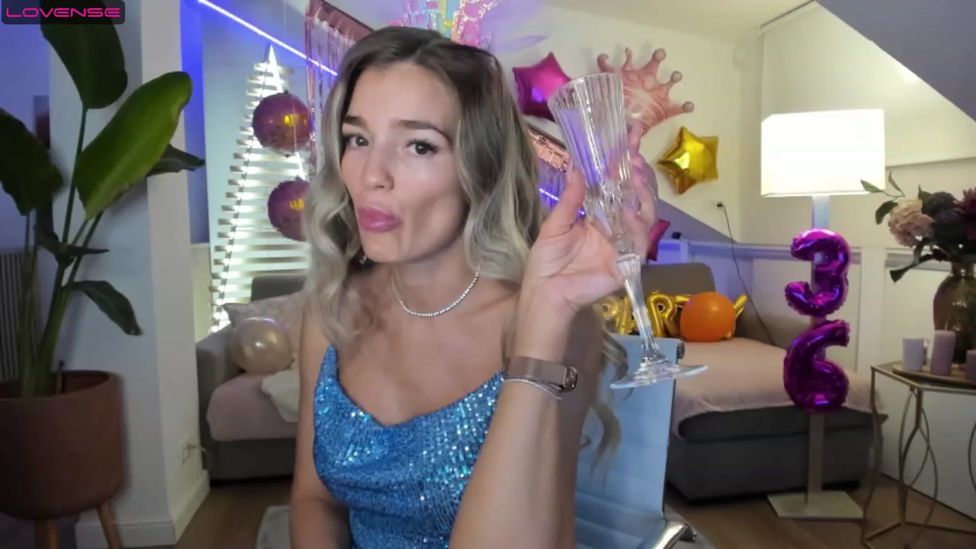 Gallery image thumbnail from BirthdaySpicy's myfreecams stream on, 04/21/2023, 23:42 image 9 of 20
