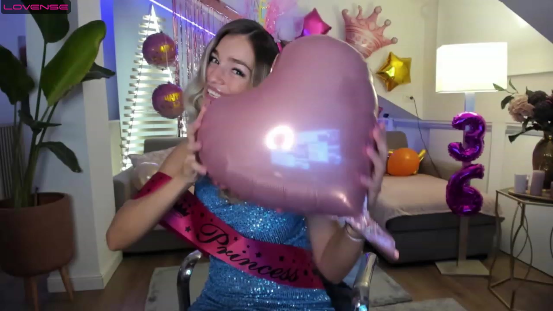 Gallery image thumbnail from BirthdaySpicy's myfreecams stream on, 04/21/2023, 23:42 image 1 of 20