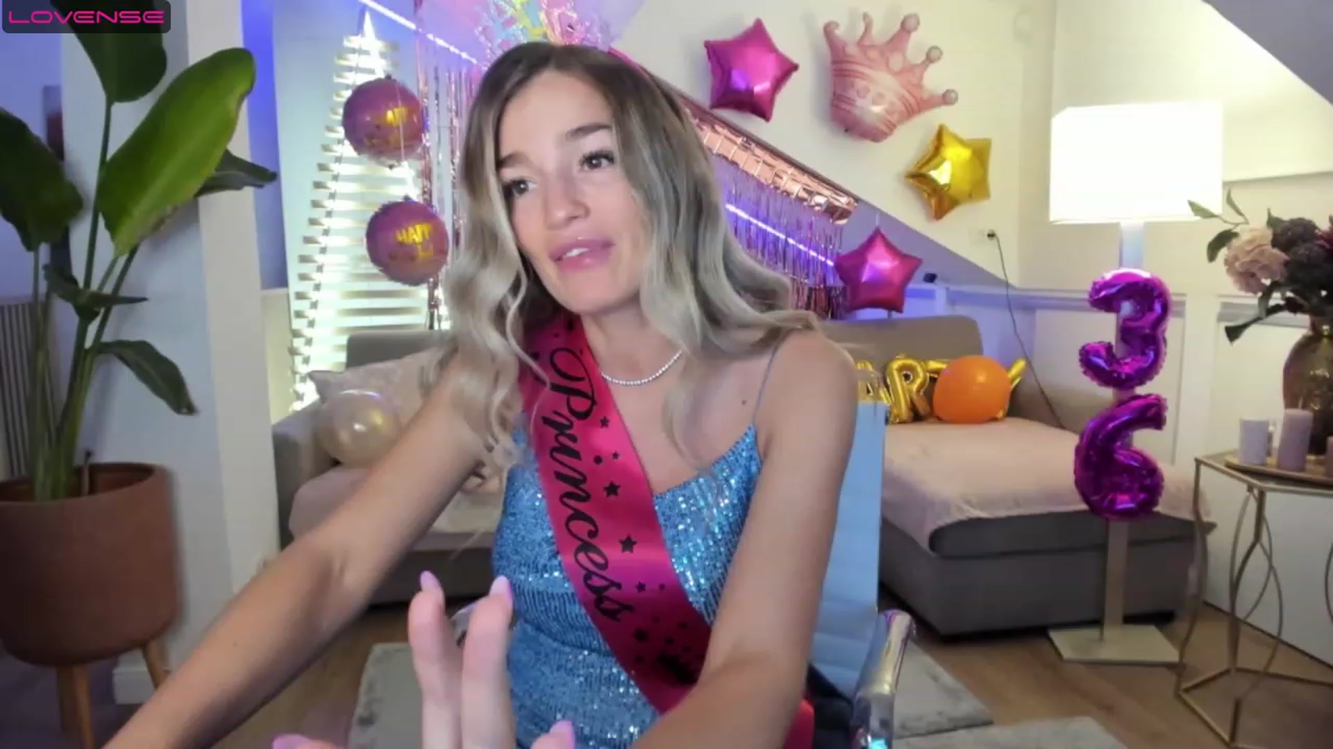 Gallery image thumbnail from BirthdaySpicy's myfreecams stream on, 04/21/2023, 23:42 image 4 of 20