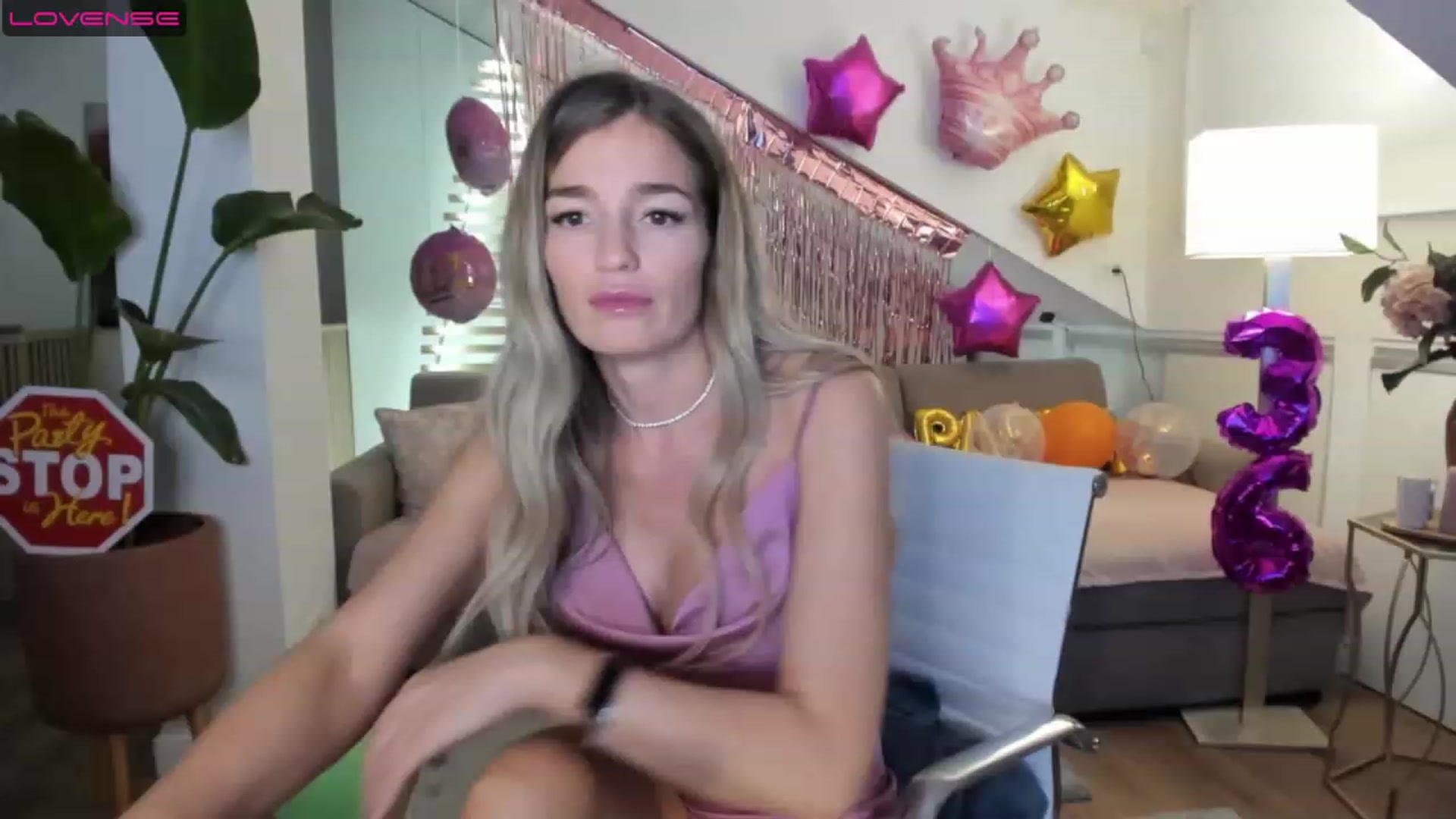 Gallery image thumbnail from BirthdaySpicy's myfreecams stream on, 04/23/2023, 21:25 image 13 of 20