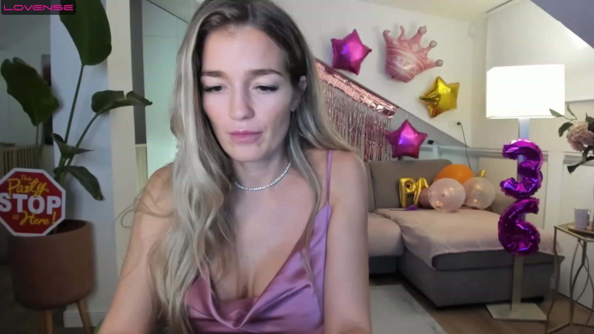 Gallery image thumbnail from BirthdaySpicy's myfreecams stream on, 04/23/2023, 21:25 image 18 of 20