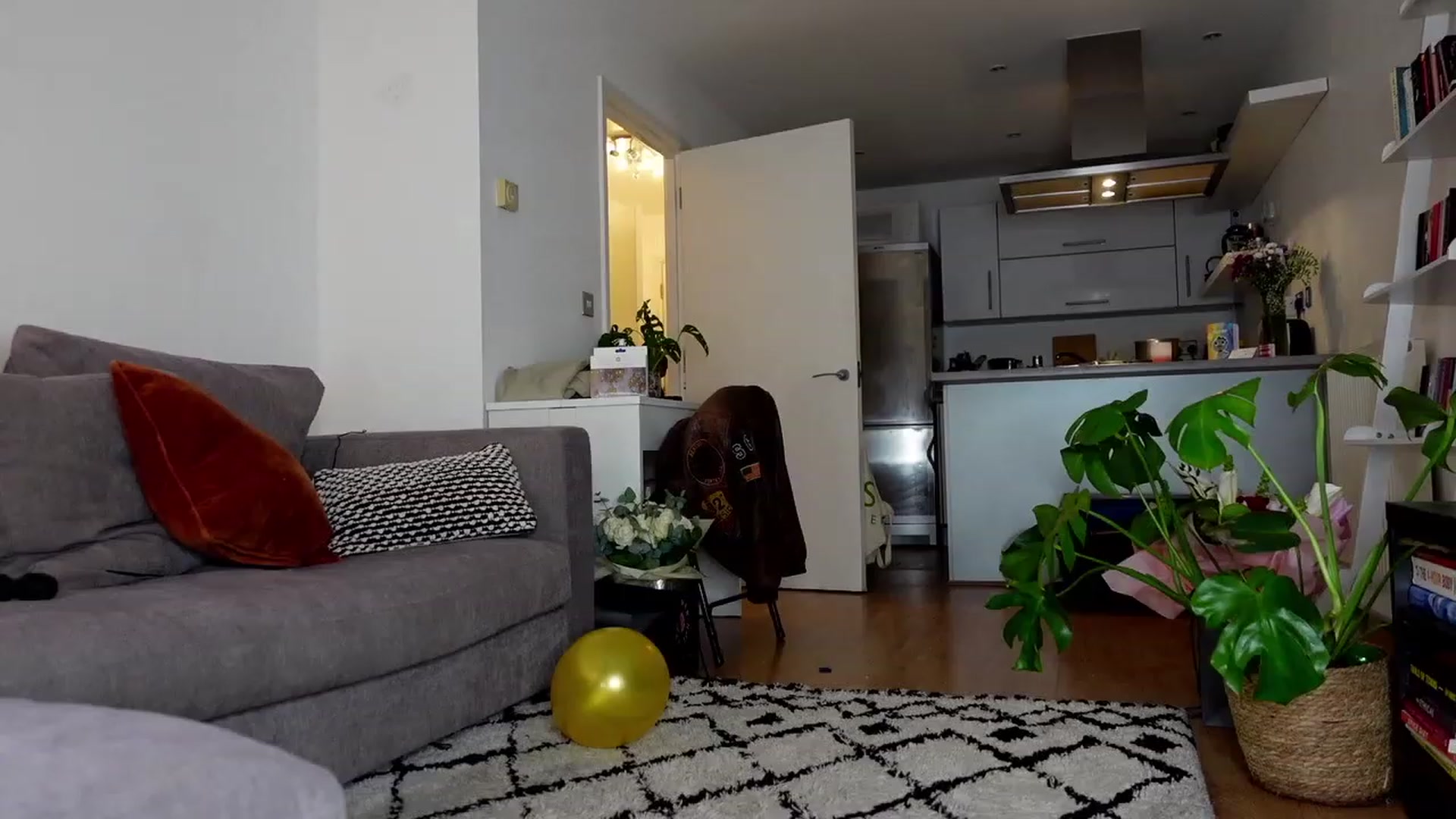 Gallery image thumbnail from BirthdayViv's myfreecams stream on, 01/28/2023, 20:38 image 10 of 20