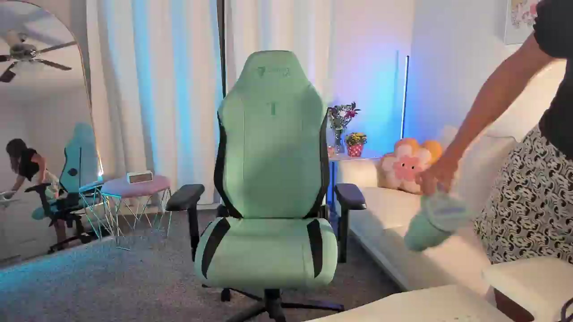 Gallery image thumbnail from Birthday_Myla's myfreecams stream on, 07/19/2026, 04:19 image 1 of 20