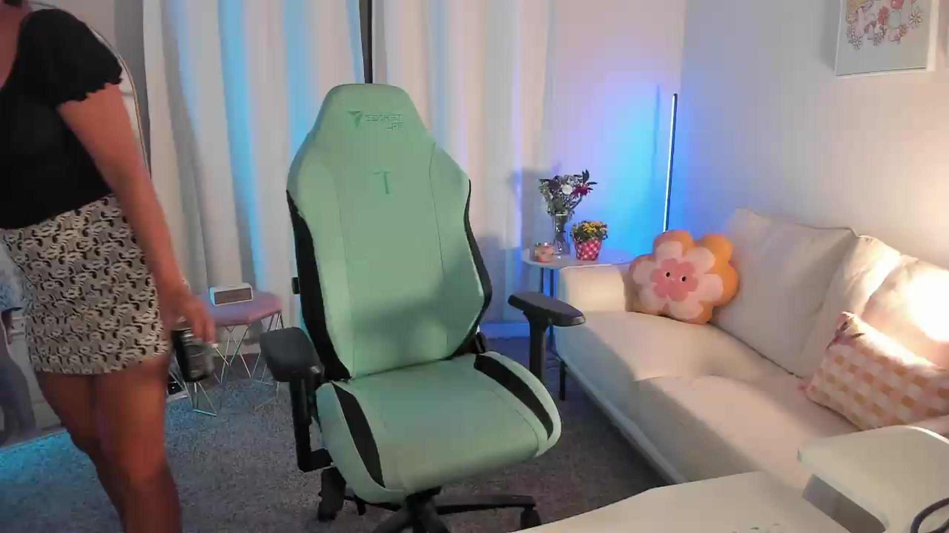 Gallery image thumbnail from Birthday_Myla's myfreecams stream on, 07/19/2026, 04:19 image 3 of 20