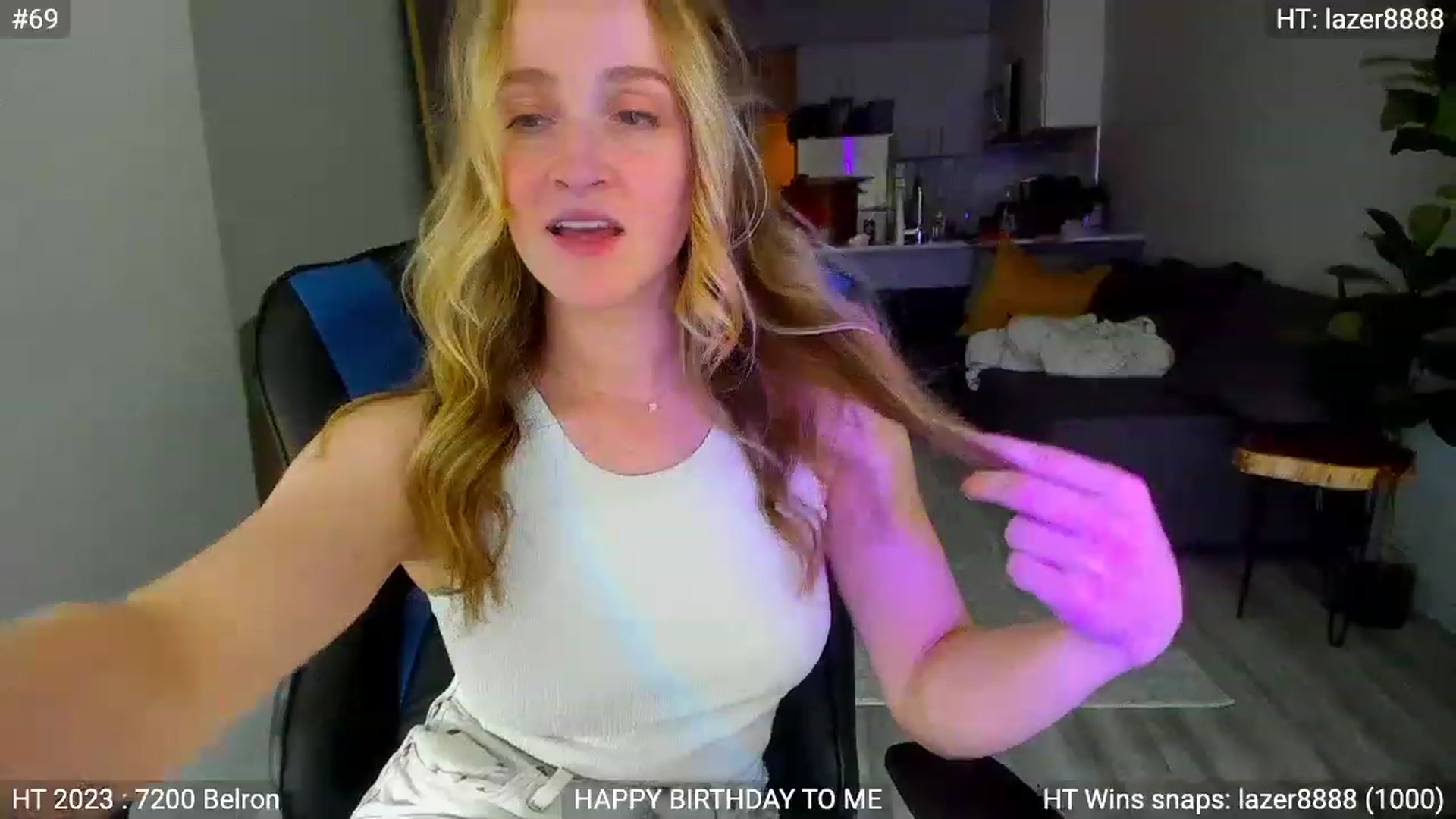 Gallery image thumbnail from Birthday_Nat's myfreecams stream on, 07/20/2023, 24:34 image 17 of 20