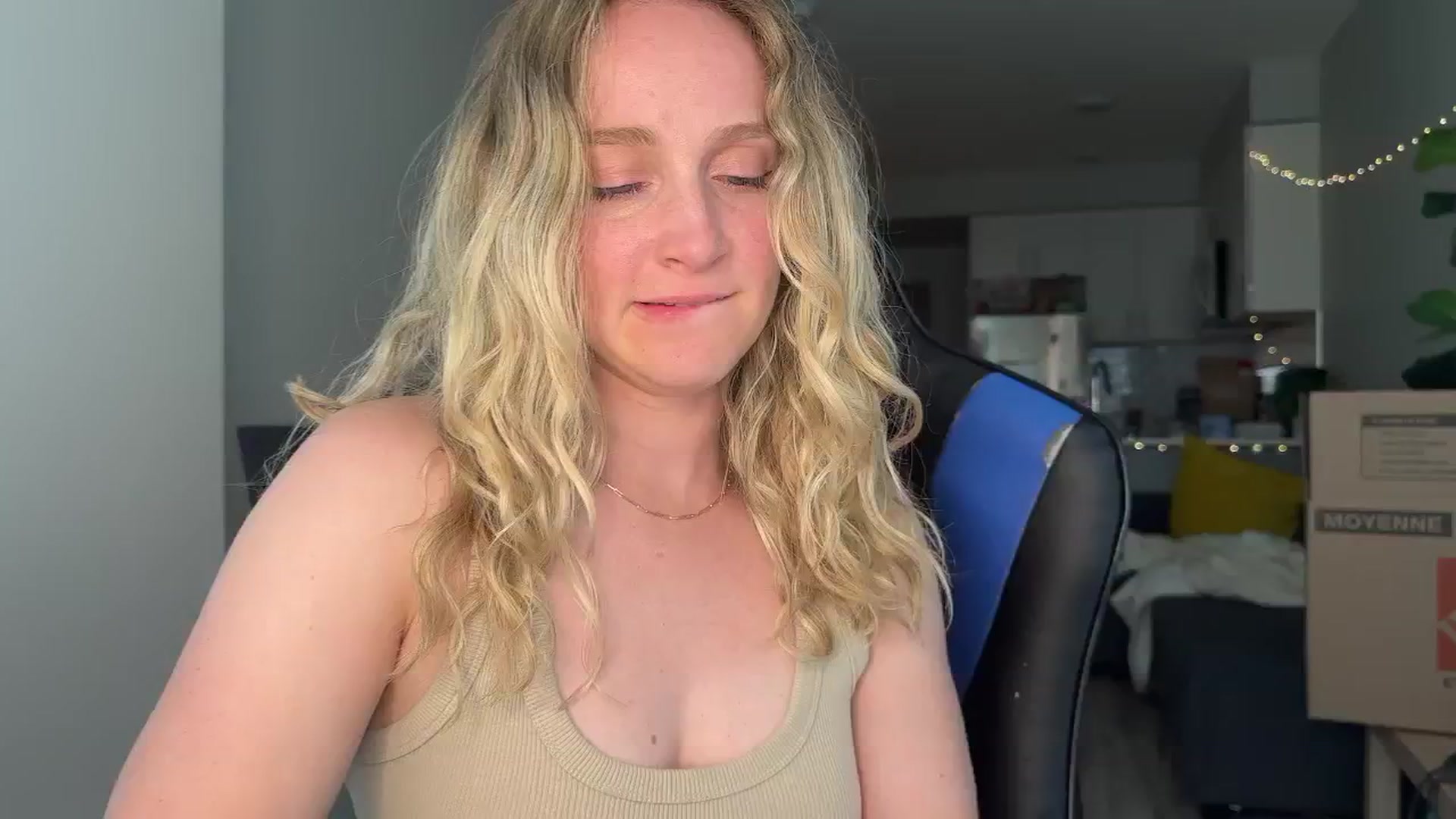 Gallery image thumbnail from Birthday_Nat's myfreecams stream on, 07/13/2024, 24:03 image 12 of 20