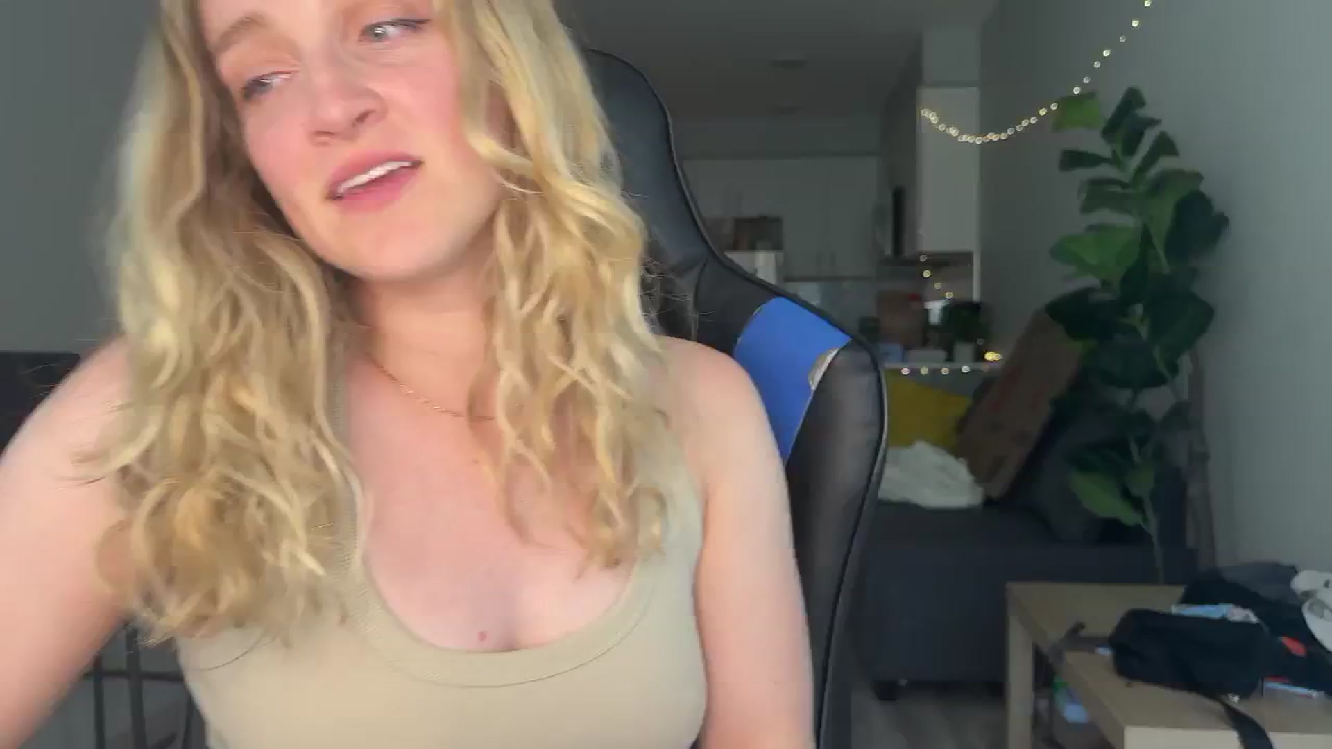 Gallery image thumbnail from Birthday_Nat's myfreecams stream on, 07/13/2024, 24:03 image 4 of 20