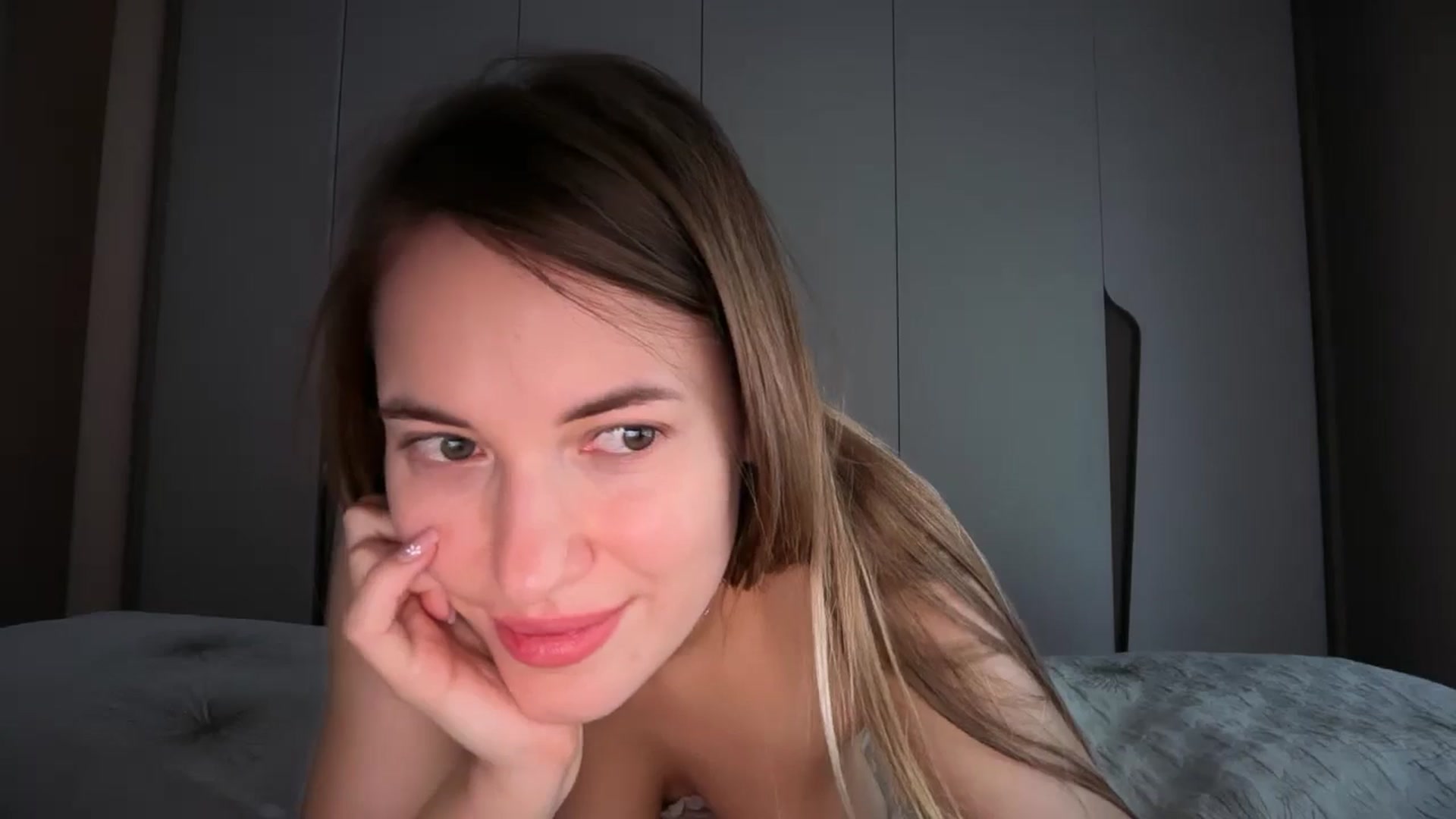 Gallery image thumbnail from Birthday_Sky's myfreecams stream on, 02/18/2026, 06:45 image 5 of 20
