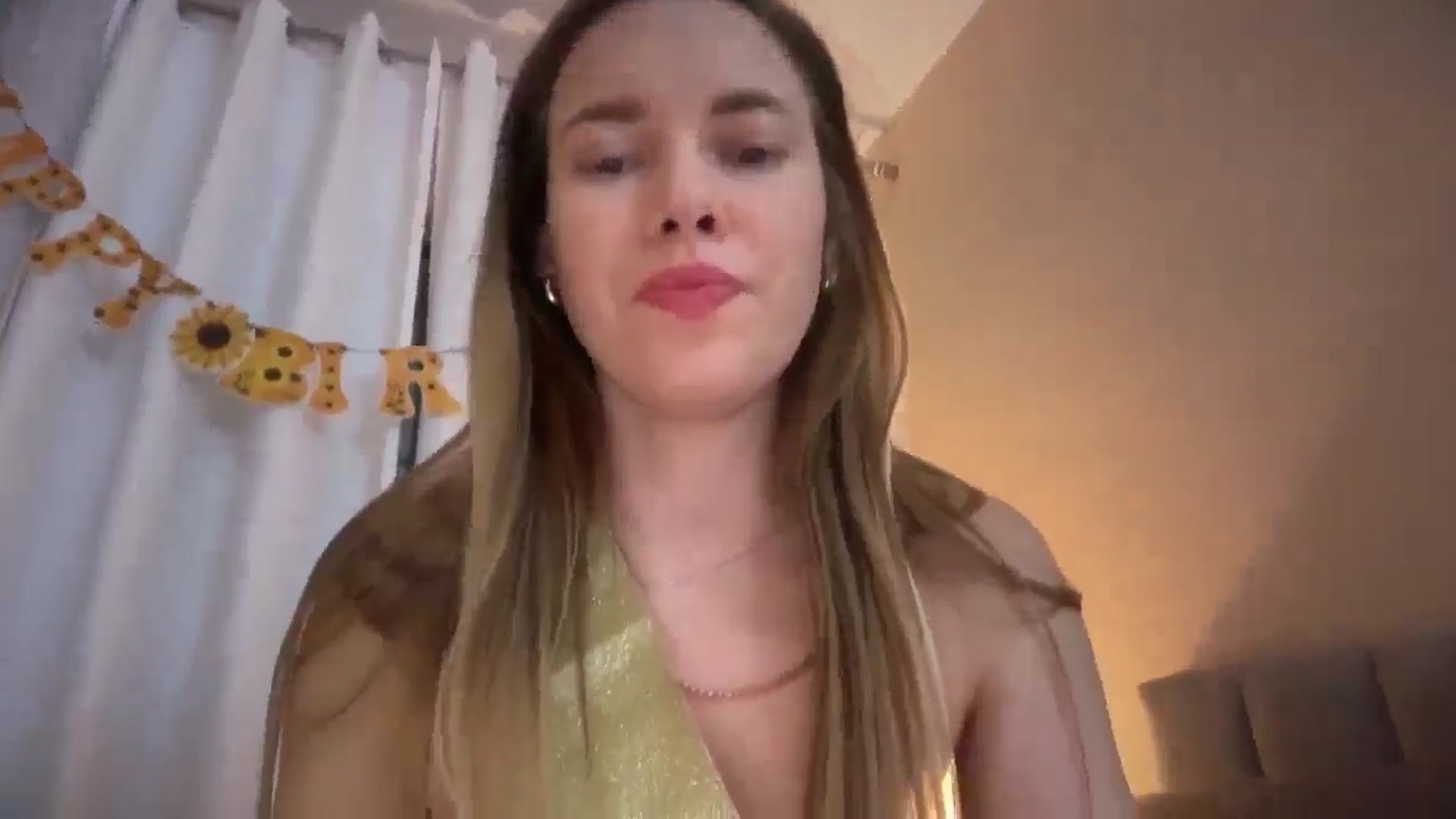 Gallery image thumbnail from Birthday_Sky's myfreecams stream on, 03/01/2026, 04:36 image 18 of 20