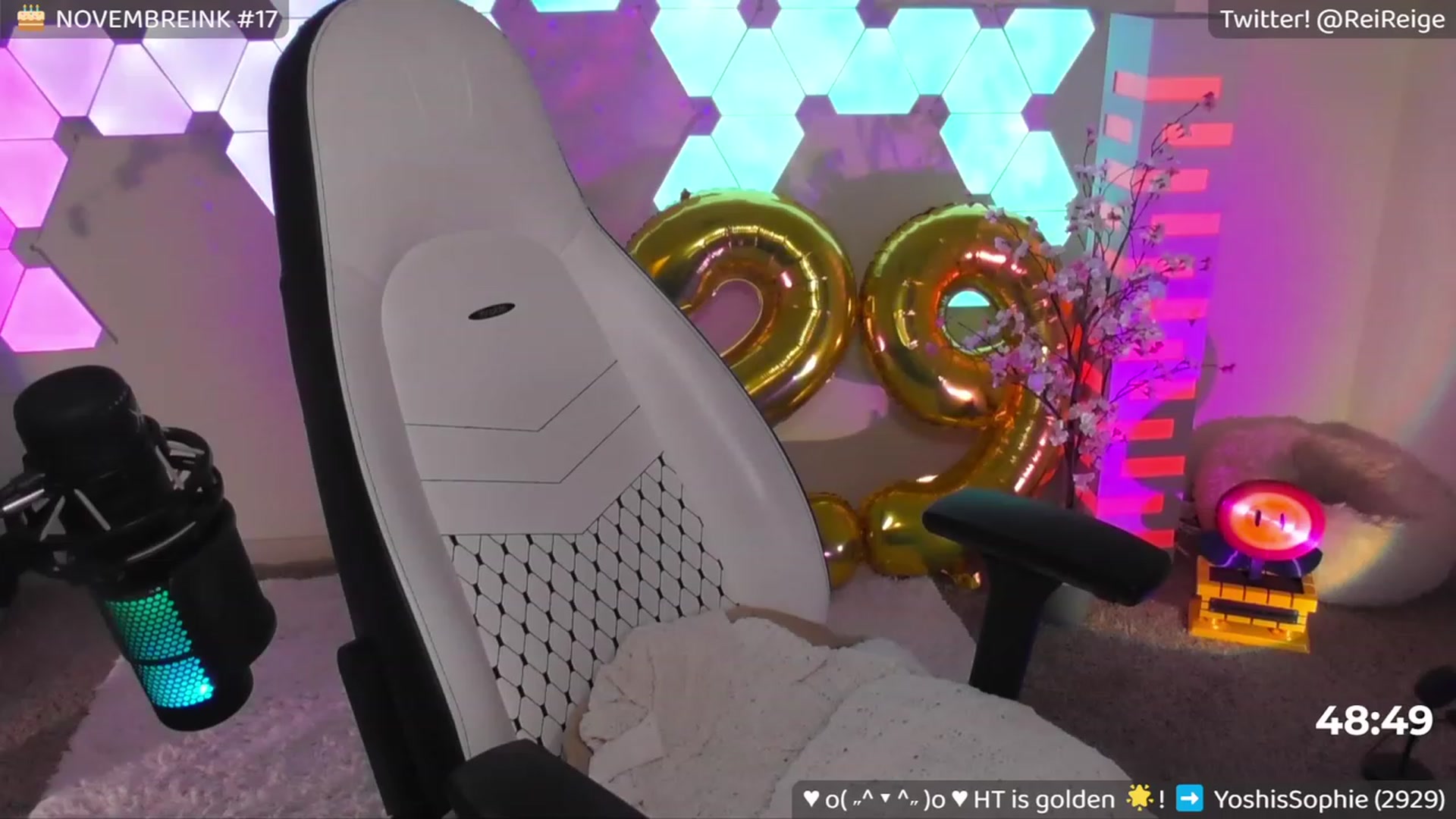 Gallery image thumbnail from Birthdayge's myfreecams stream on, 11/30/2023, 07:04 image 19 of 20