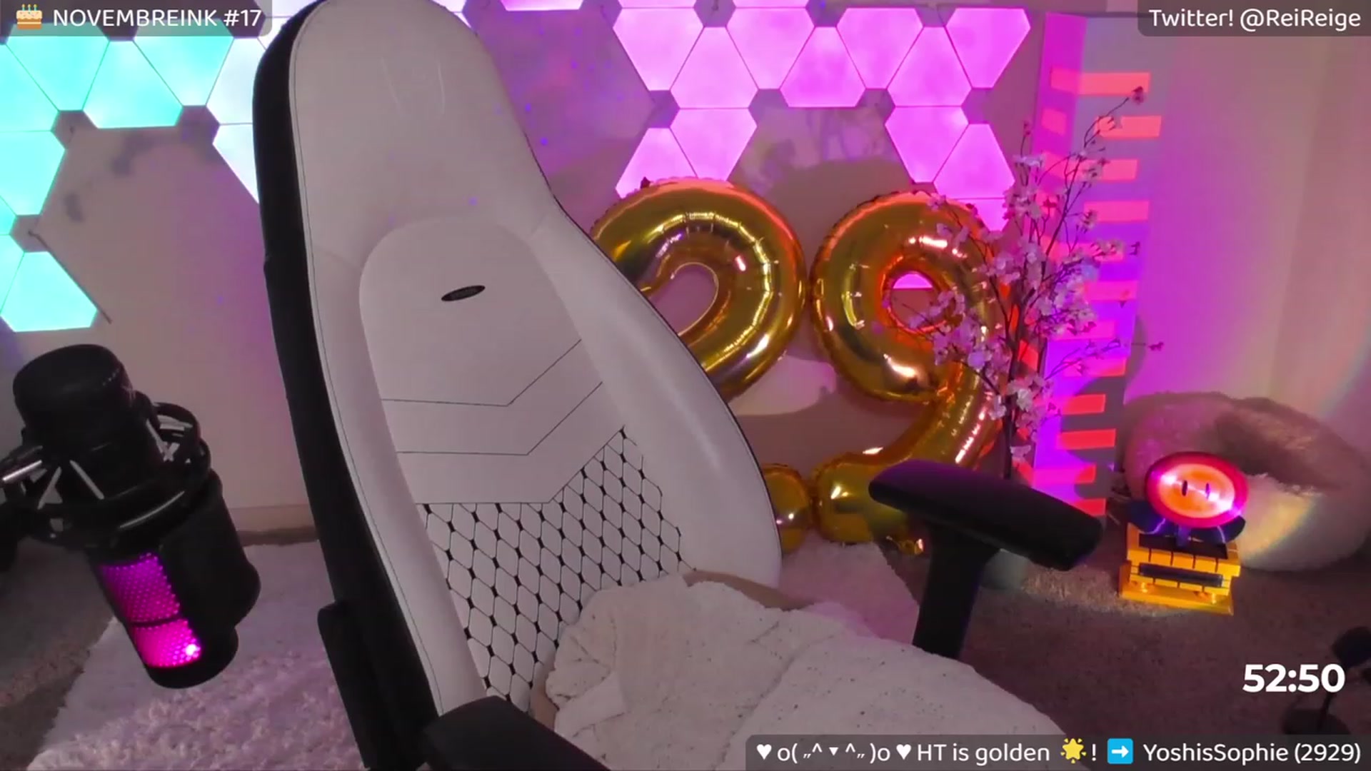 Gallery image thumbnail from Birthdayge's myfreecams stream on, 11/30/2023, 07:04 image 18 of 20