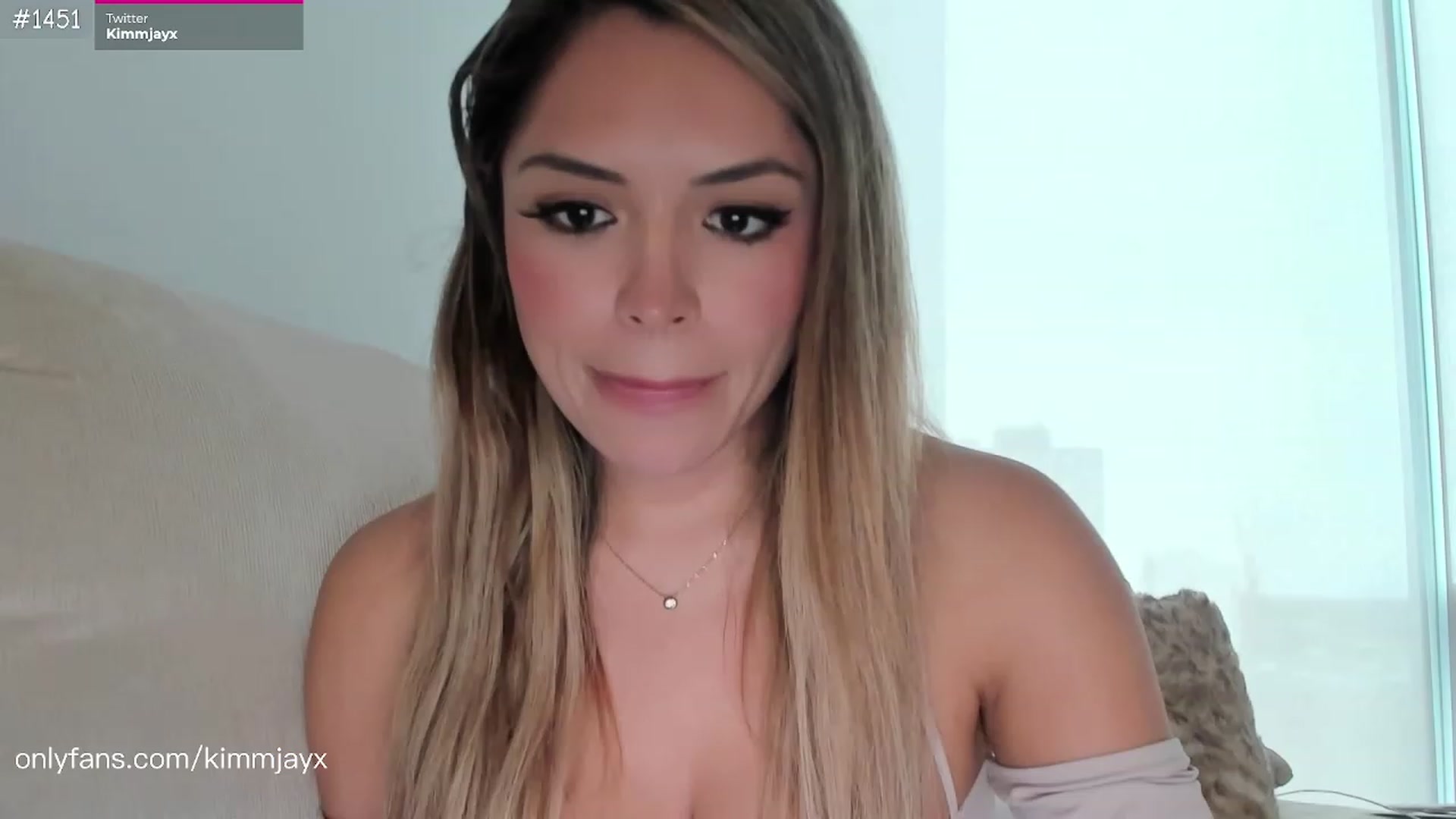 Gallery image thumbnail from Birthdaykimm's myfreecams stream on, 01/20/2023, 19:32 image 12 of 20