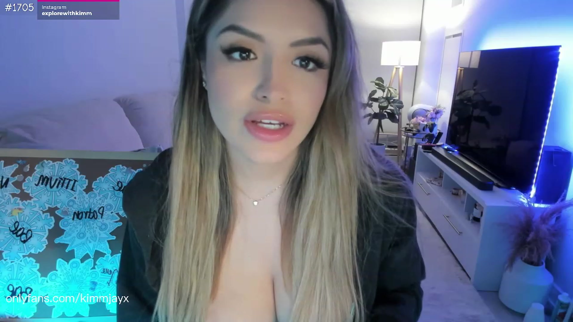 Gallery image thumbnail from Birthdaykimm's myfreecams stream on, 01/30/2023, 05:27 image 8 of 20
