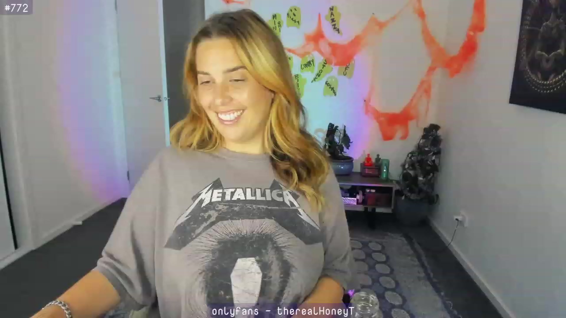 Gallery image thumbnail from Birthdaytits_'s myfreecams stream on, 10/19/2023, 08:42 image 9 of 20