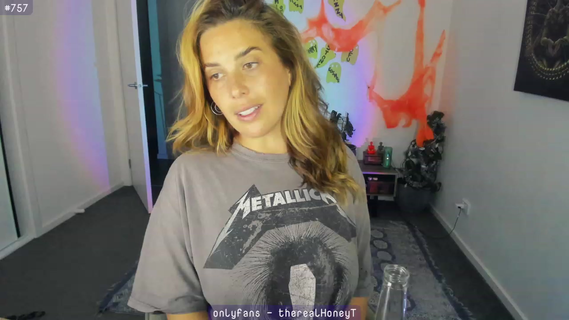Gallery image thumbnail from Birthdaytits_'s myfreecams stream on, 10/19/2023, 10:04 image 3 of 20