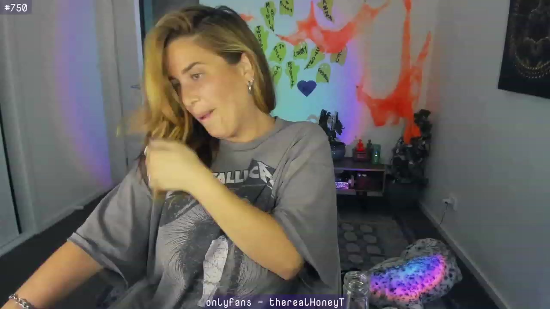 Gallery image thumbnail from Birthdaytits_'s myfreecams stream on, 10/19/2023, 10:04 image 17 of 20