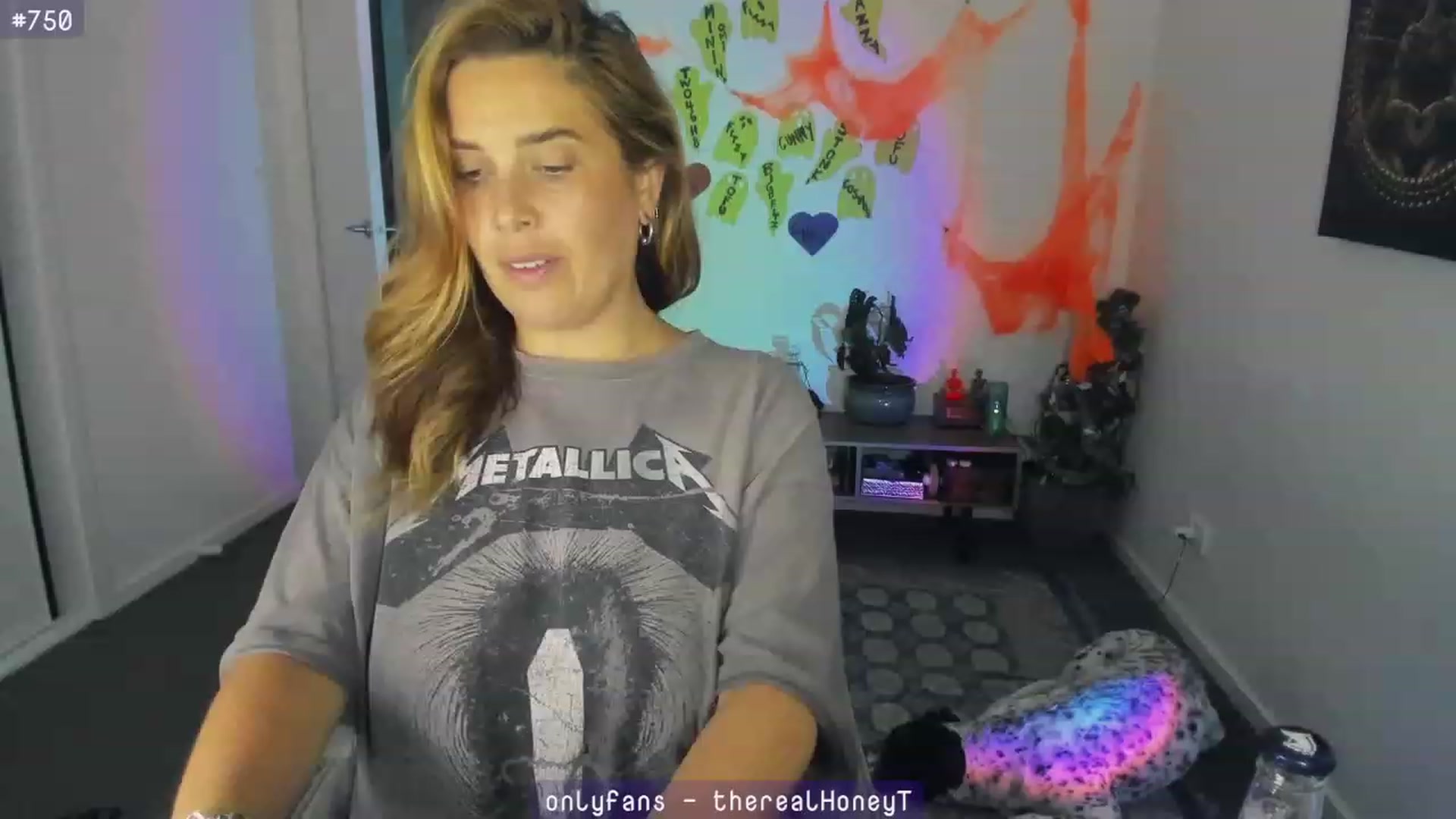Gallery image thumbnail from Birthdaytits_'s myfreecams stream on, 10/19/2023, 10:04 image 16 of 20