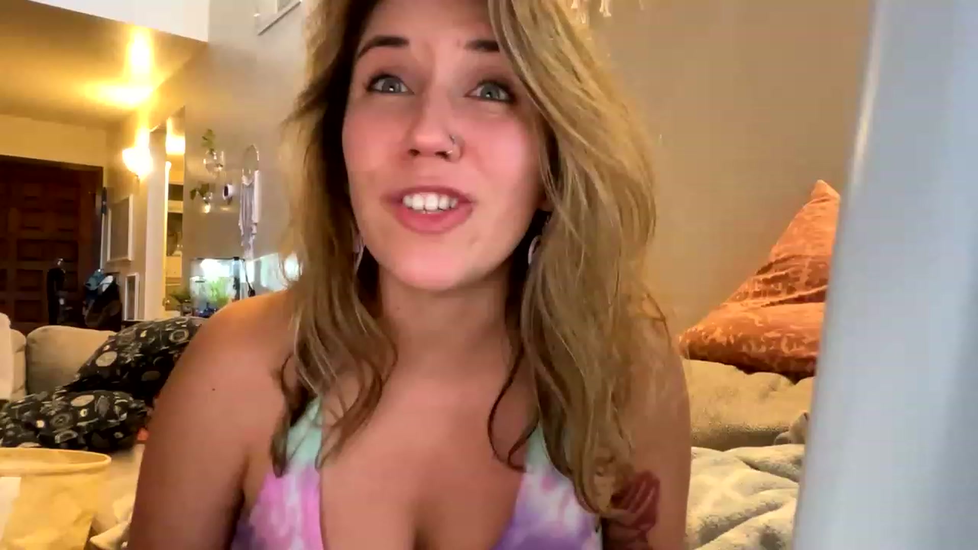 Gallery image thumbnail from BitchinBeth's myfreecams stream on, 03/03/2023, 19:52 image 3 of 20