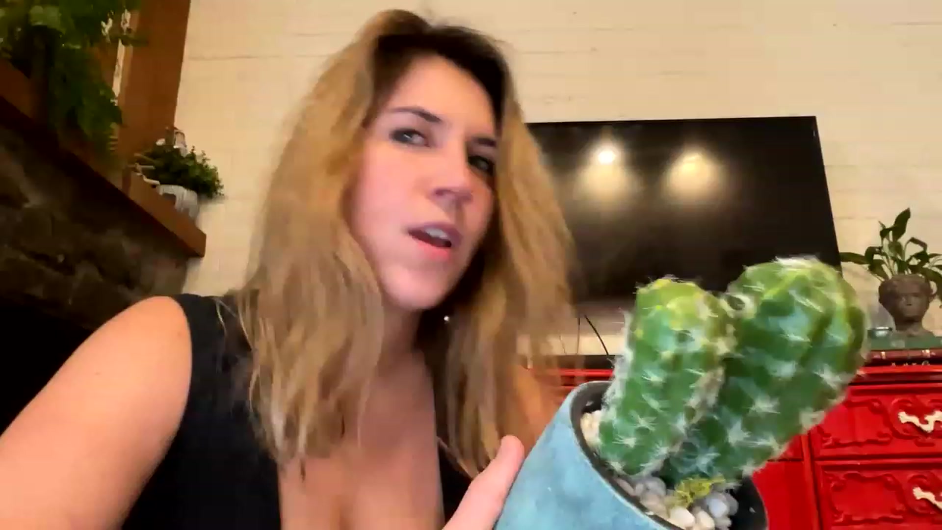 Gallery image thumbnail from BitchinBeth's myfreecams stream on, 03/08/2023, 17:53 image 2 of 20