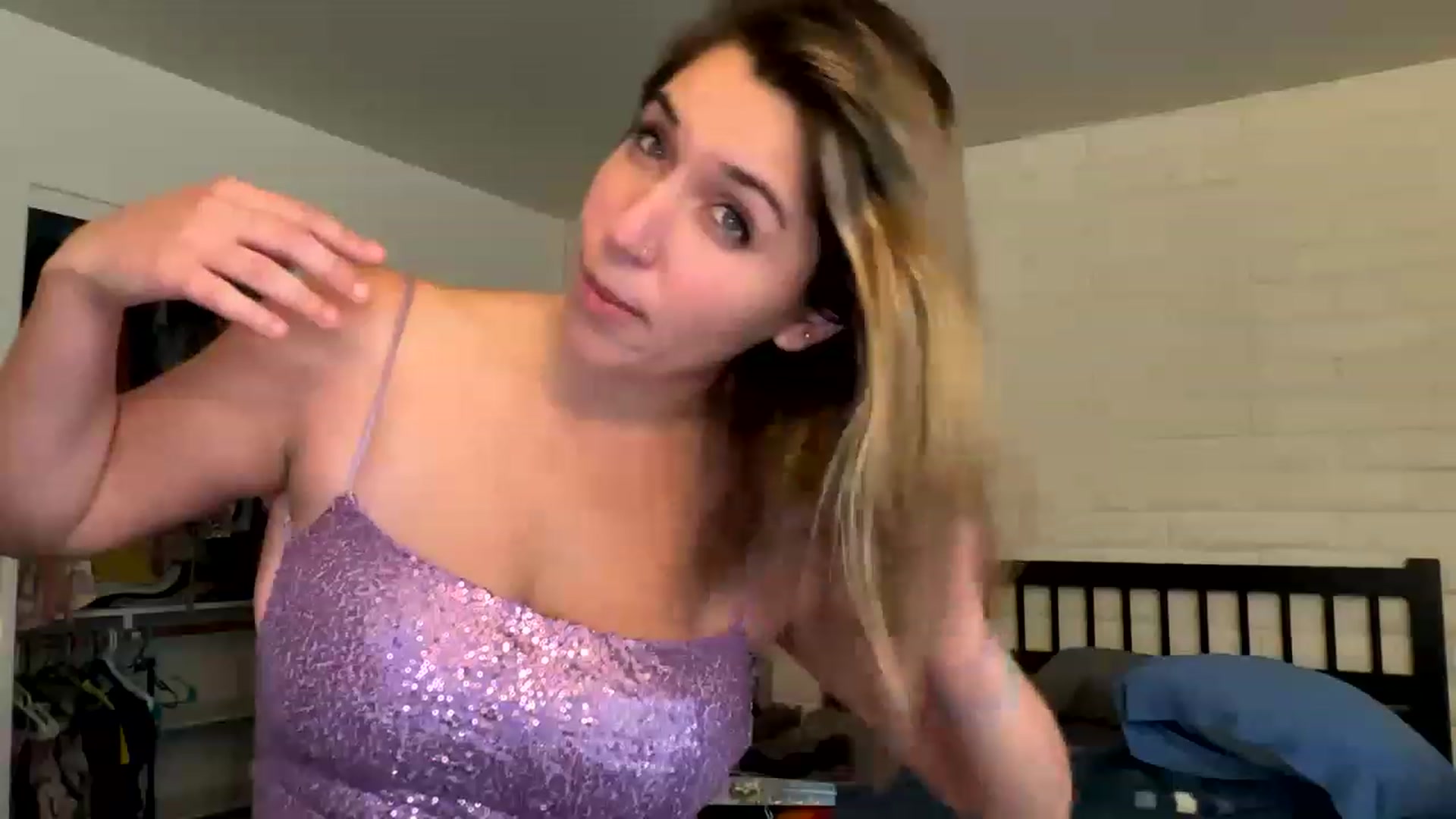 Gallery image thumbnail from BitchinBeth's myfreecams stream on, 03/12/2023, 19:14 image 19 of 20