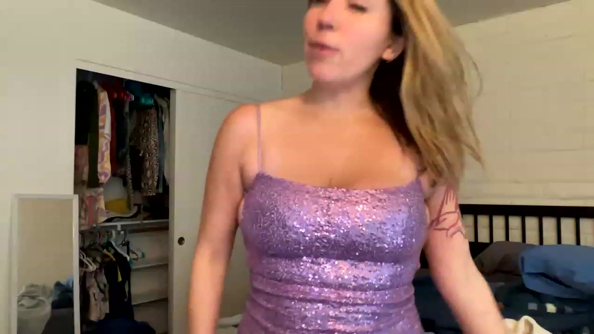 Gallery image thumbnail from BitchinBeth's myfreecams stream on, 03/12/2023, 19:14 image 17 of 20