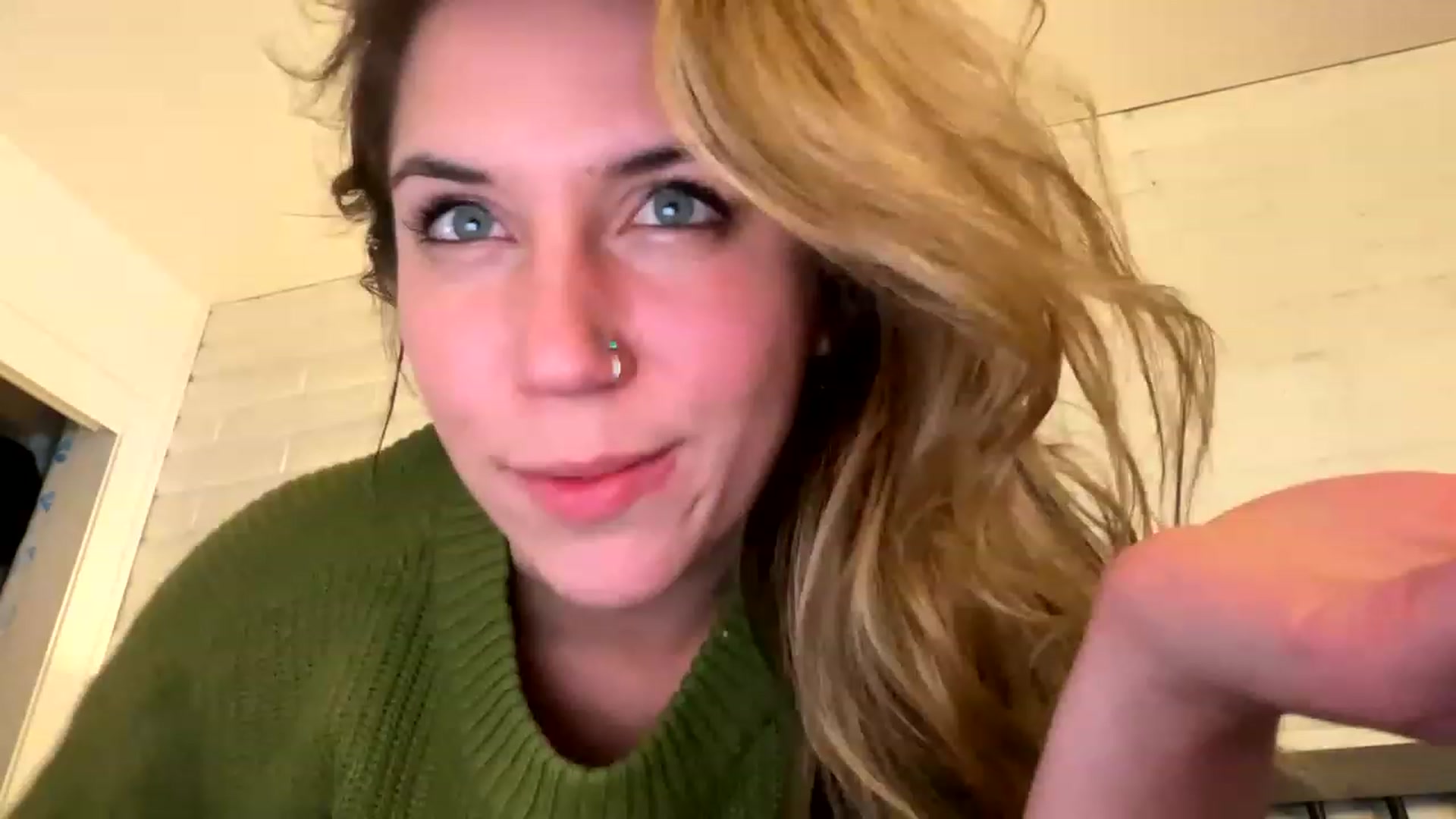 Gallery image thumbnail from BitchinBeth's myfreecams stream on, 03/13/2023, 19:16 image 16 of 20