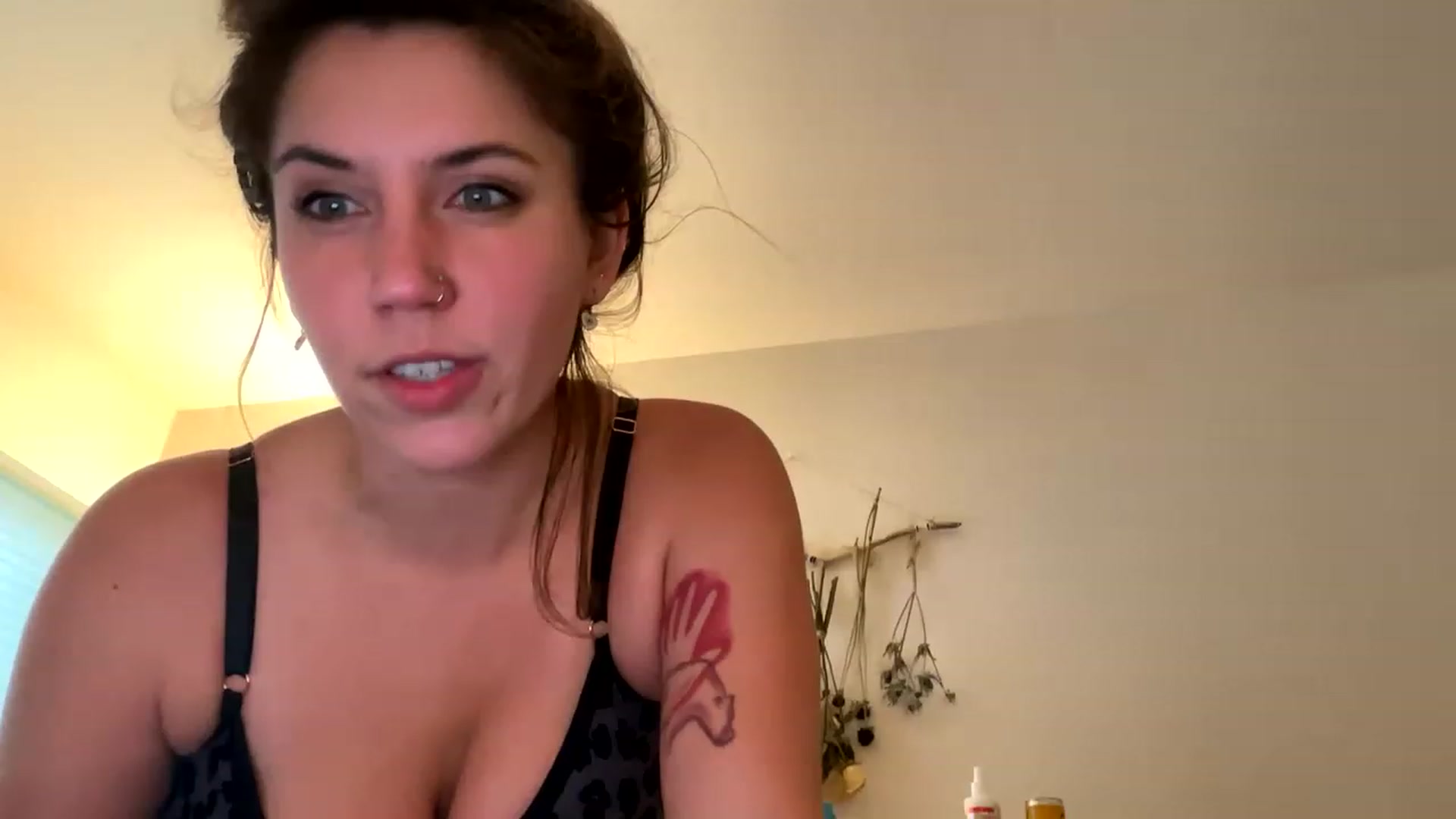 Gallery image thumbnail from BitchinBeth's myfreecams stream on, 03/13/2023, 19:16 image 11 of 20