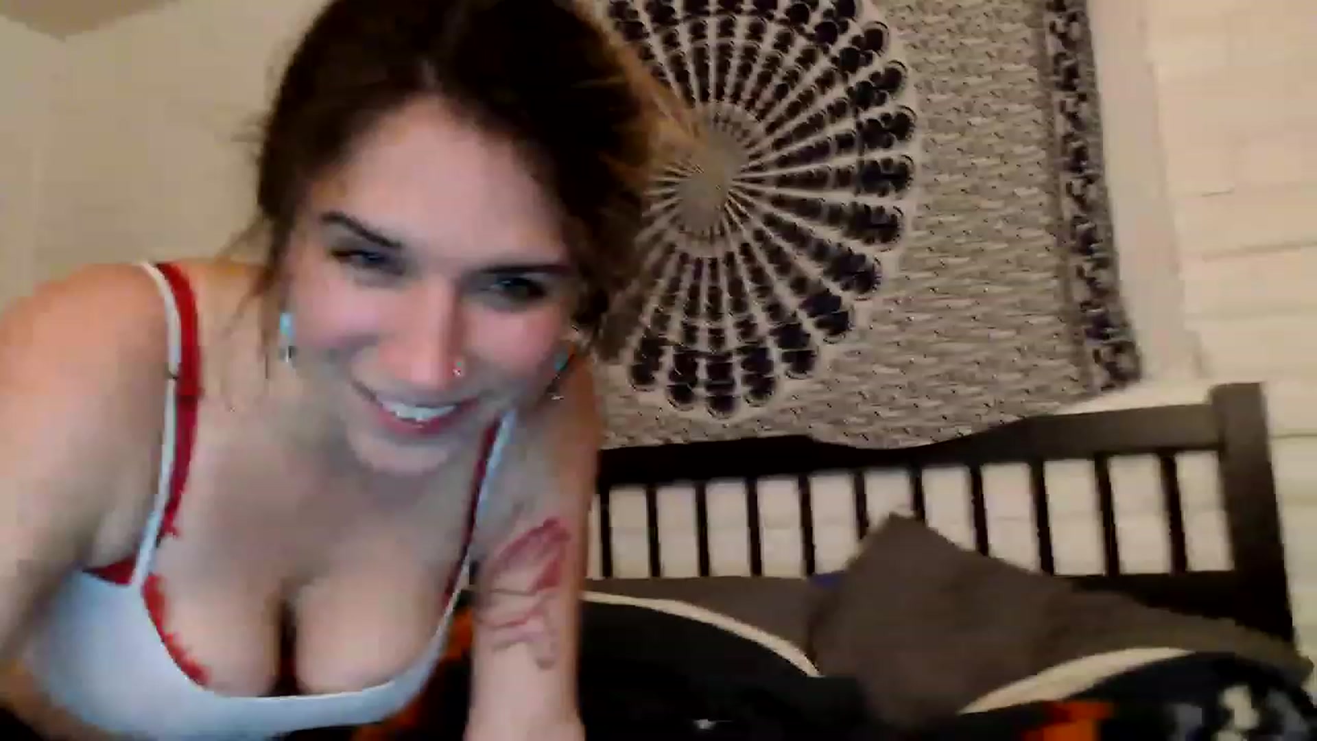Gallery image thumbnail from BitchinBeth's myfreecams stream on, 04/14/2023, 07:24 image 6 of 20