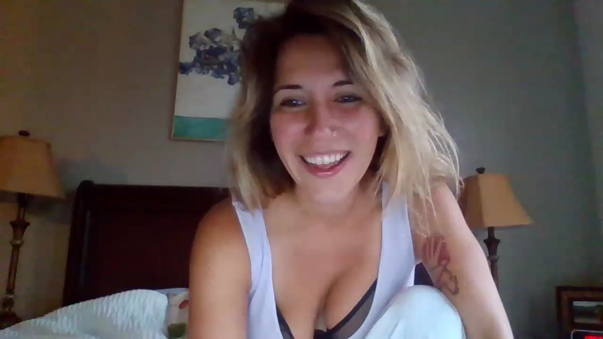 Gallery image thumbnail from BitchinBeth's myfreecams stream on, 08/23/2023, 16:20 image 3 of 20