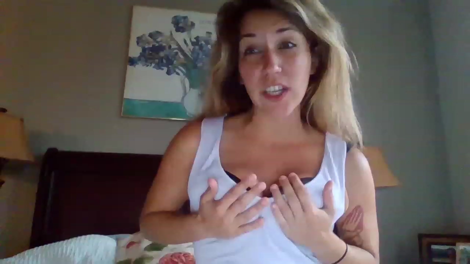 Gallery image thumbnail from BitchinBeth's myfreecams stream on, 08/23/2023, 16:20 image 11 of 20